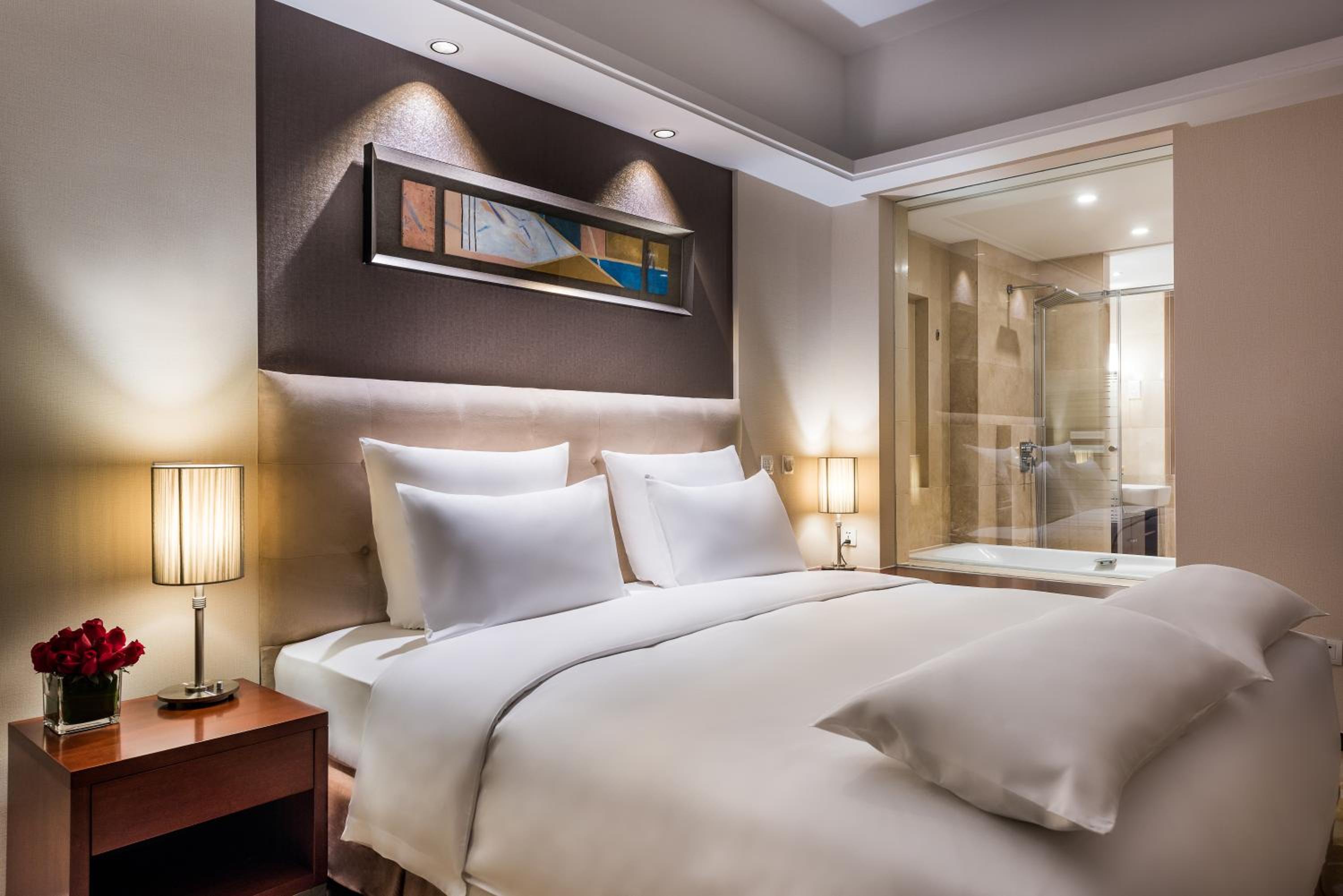 Deluxe Room, 1 King Size Bed - Photo 4