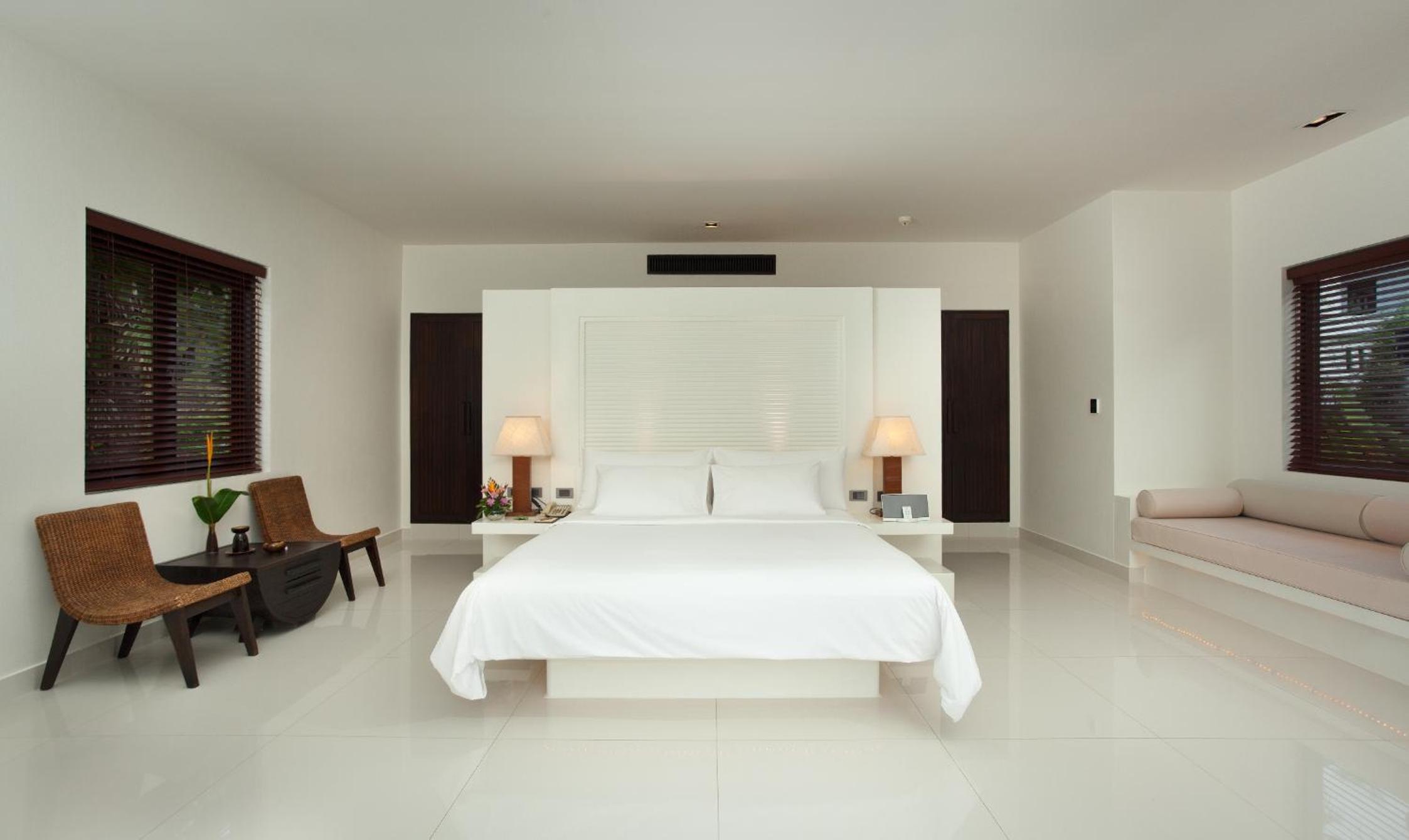 Grand Deluxe Villa with Partial Seaview