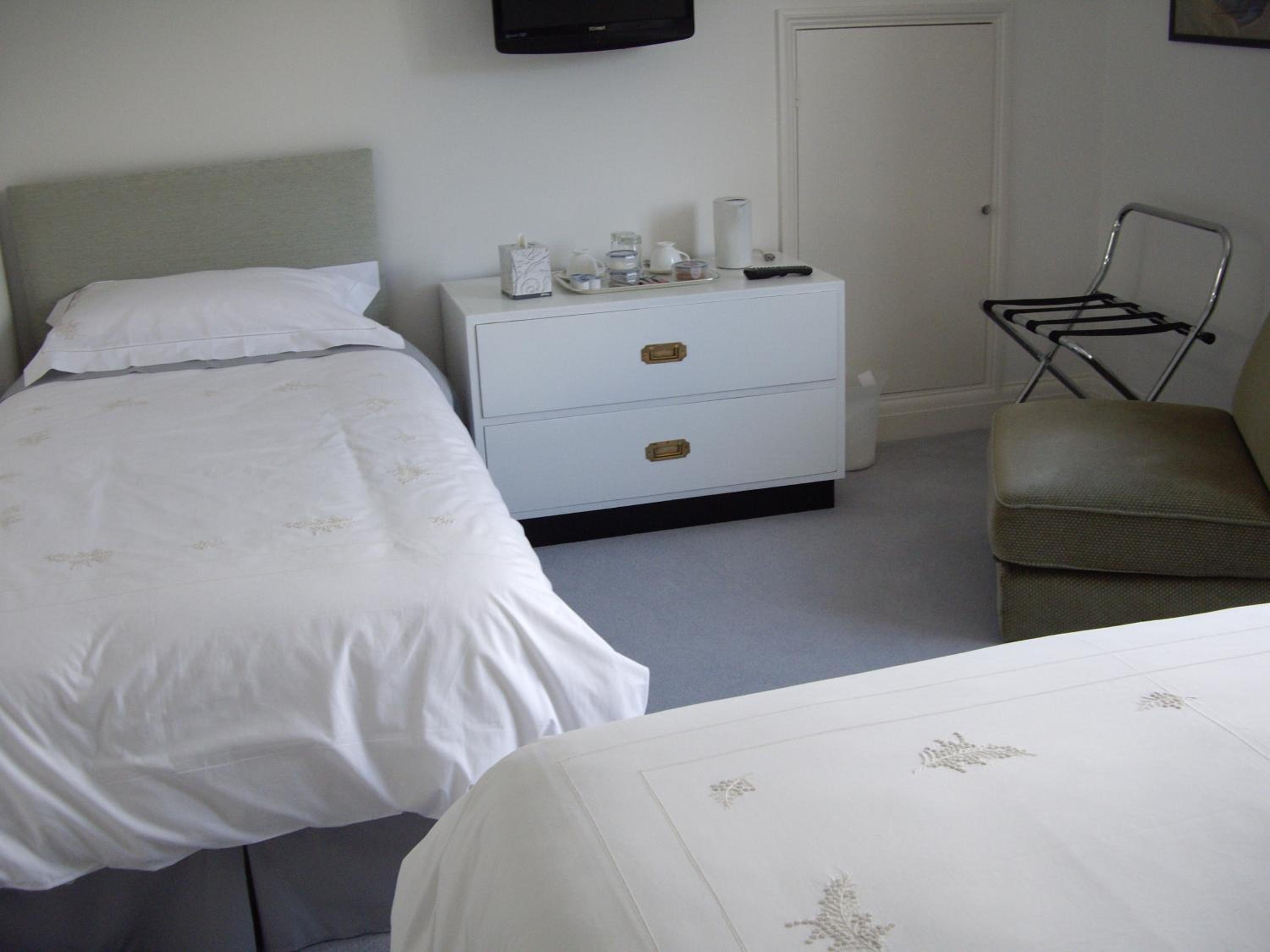 Double or Twin Room - Photo 2