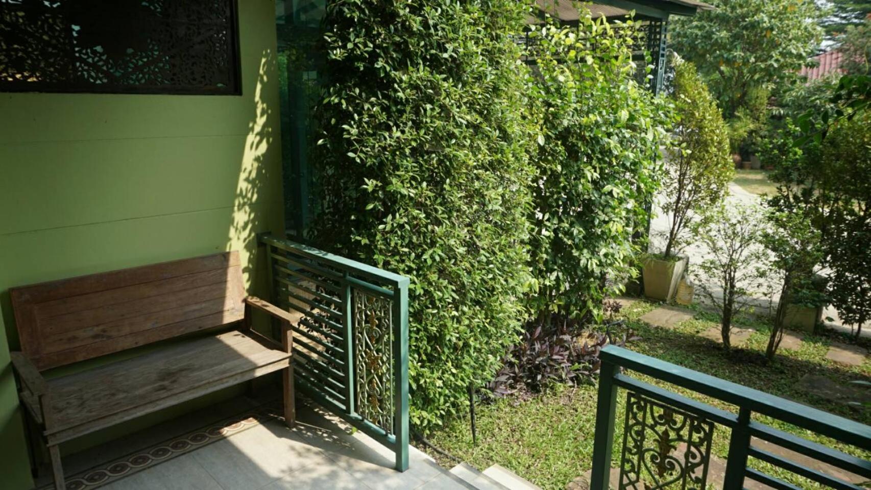 Standard Twin Room with Garden View photo 2