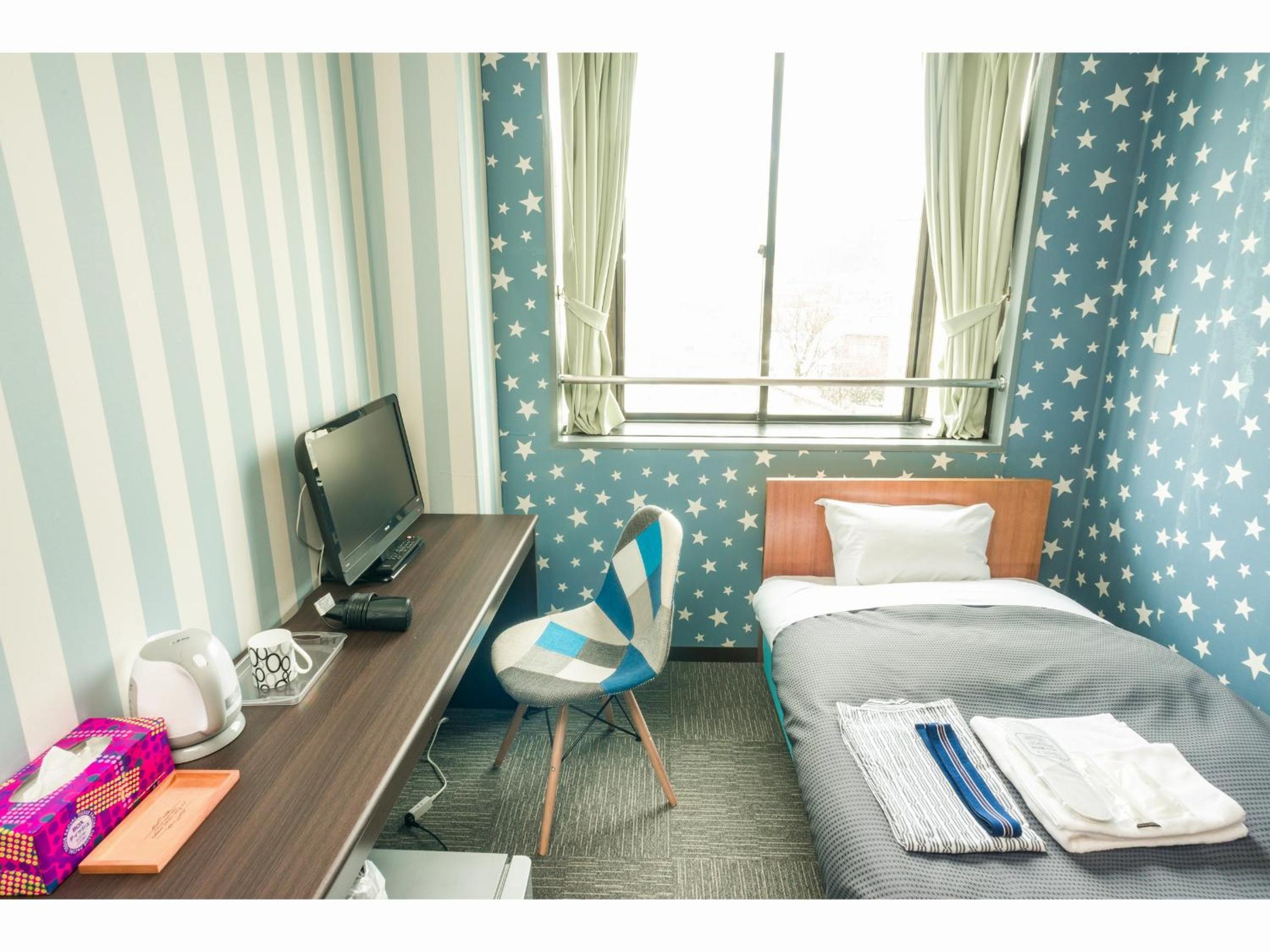 Single Room with Shared Bathroom photo 1