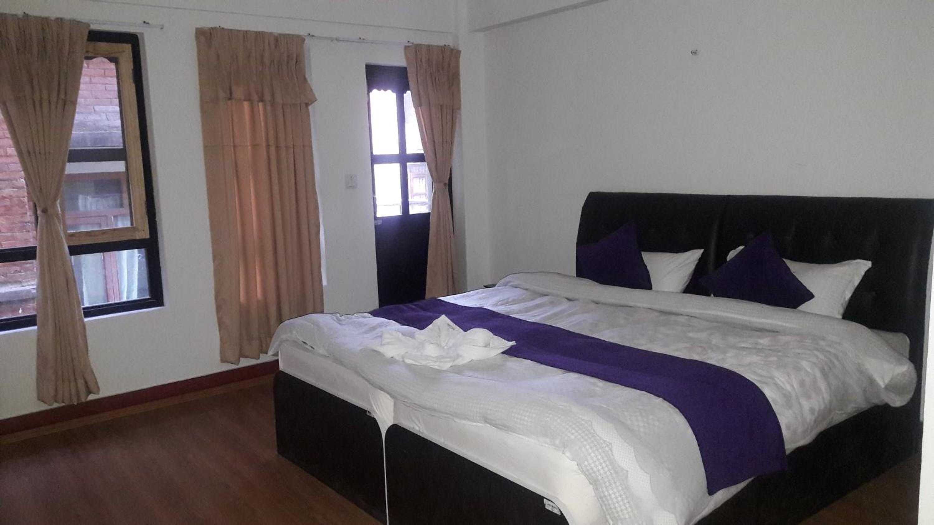 Deluxe Double Room with Balcony photo 3