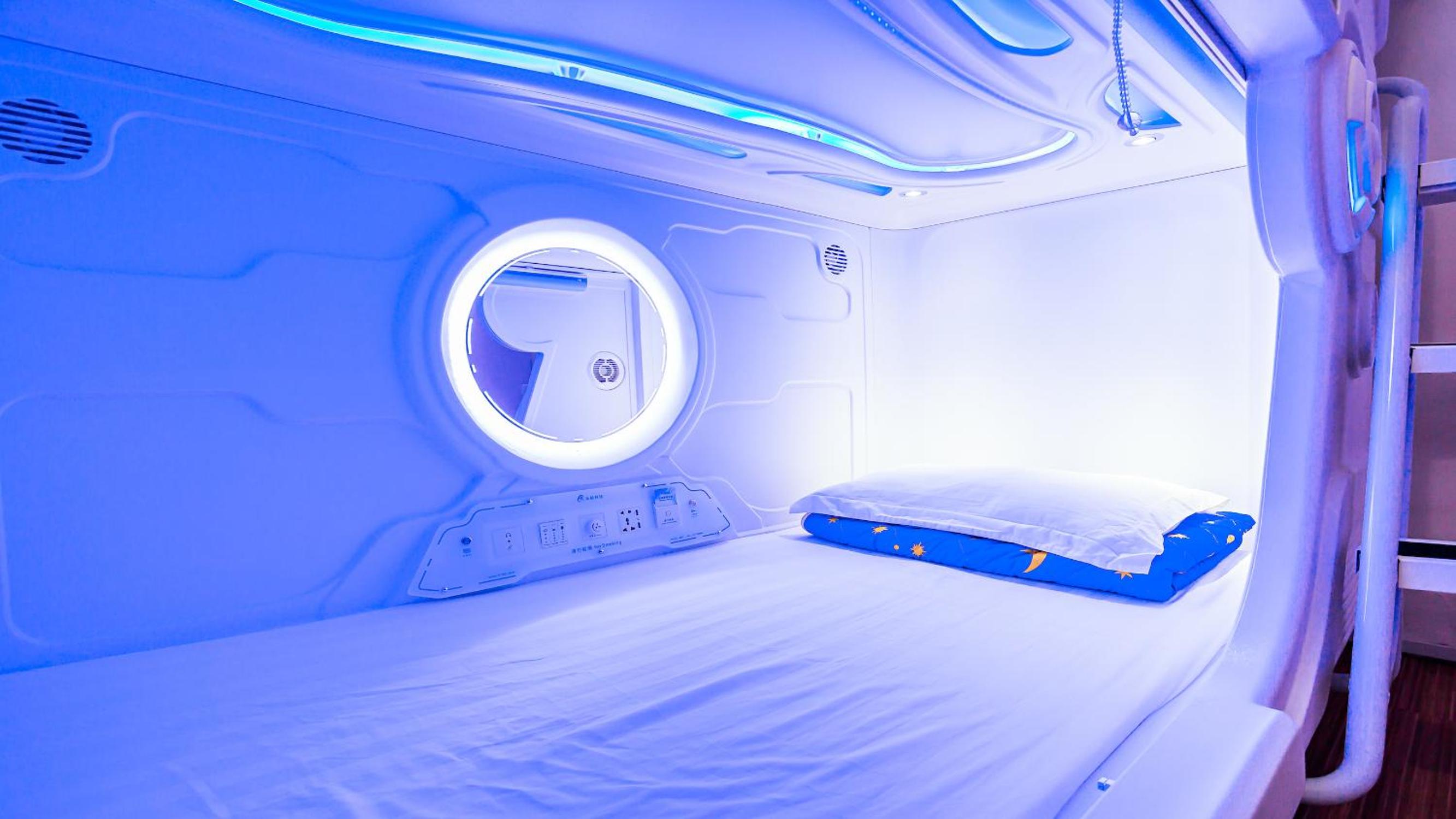 Single Space Pod in Mixed Dormitory  photo 1