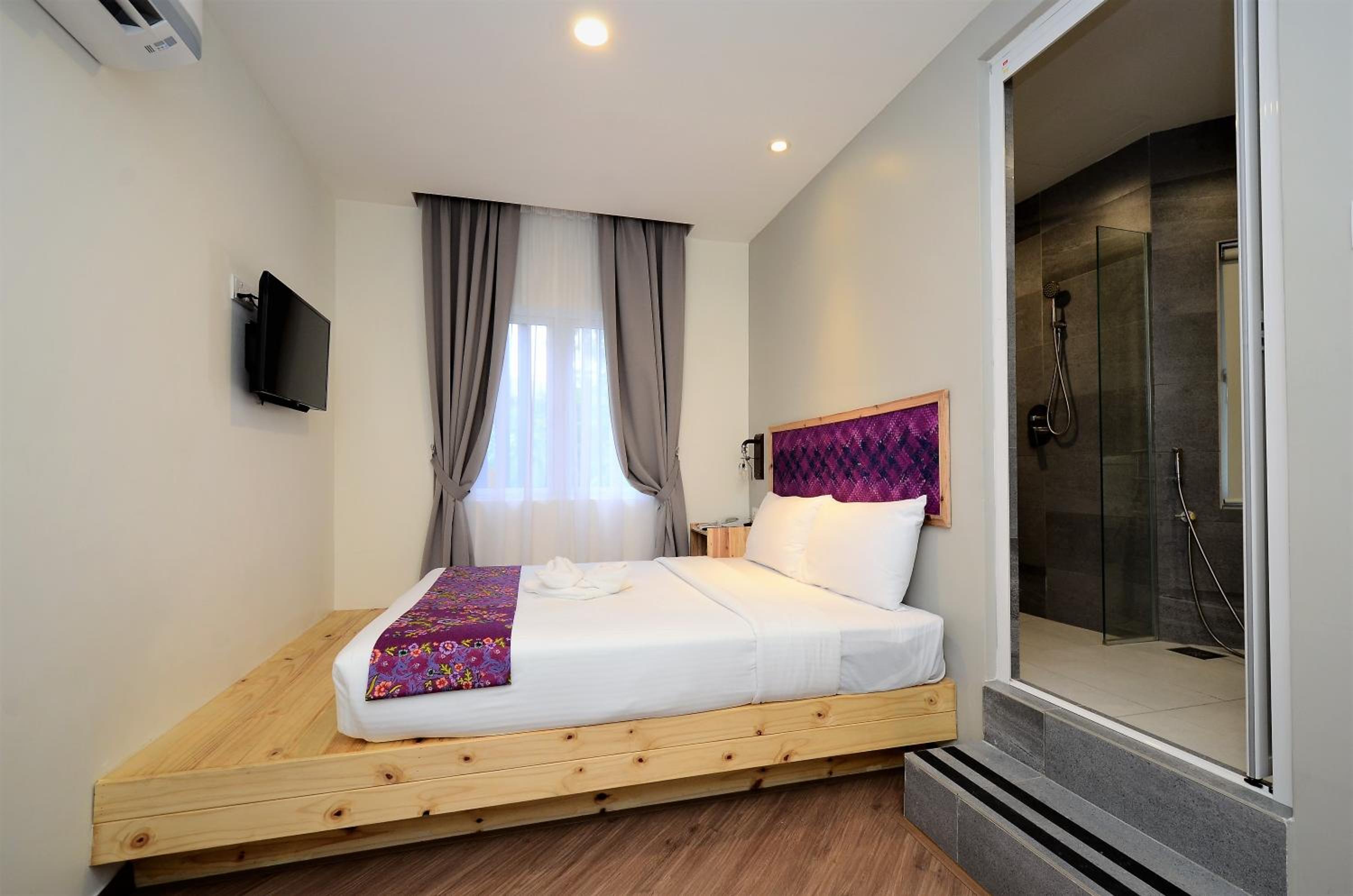 Standard Queen Room photo 1