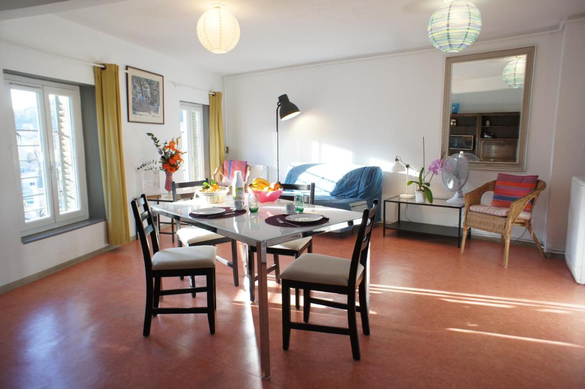 Apartment with Mountain View photo 2
