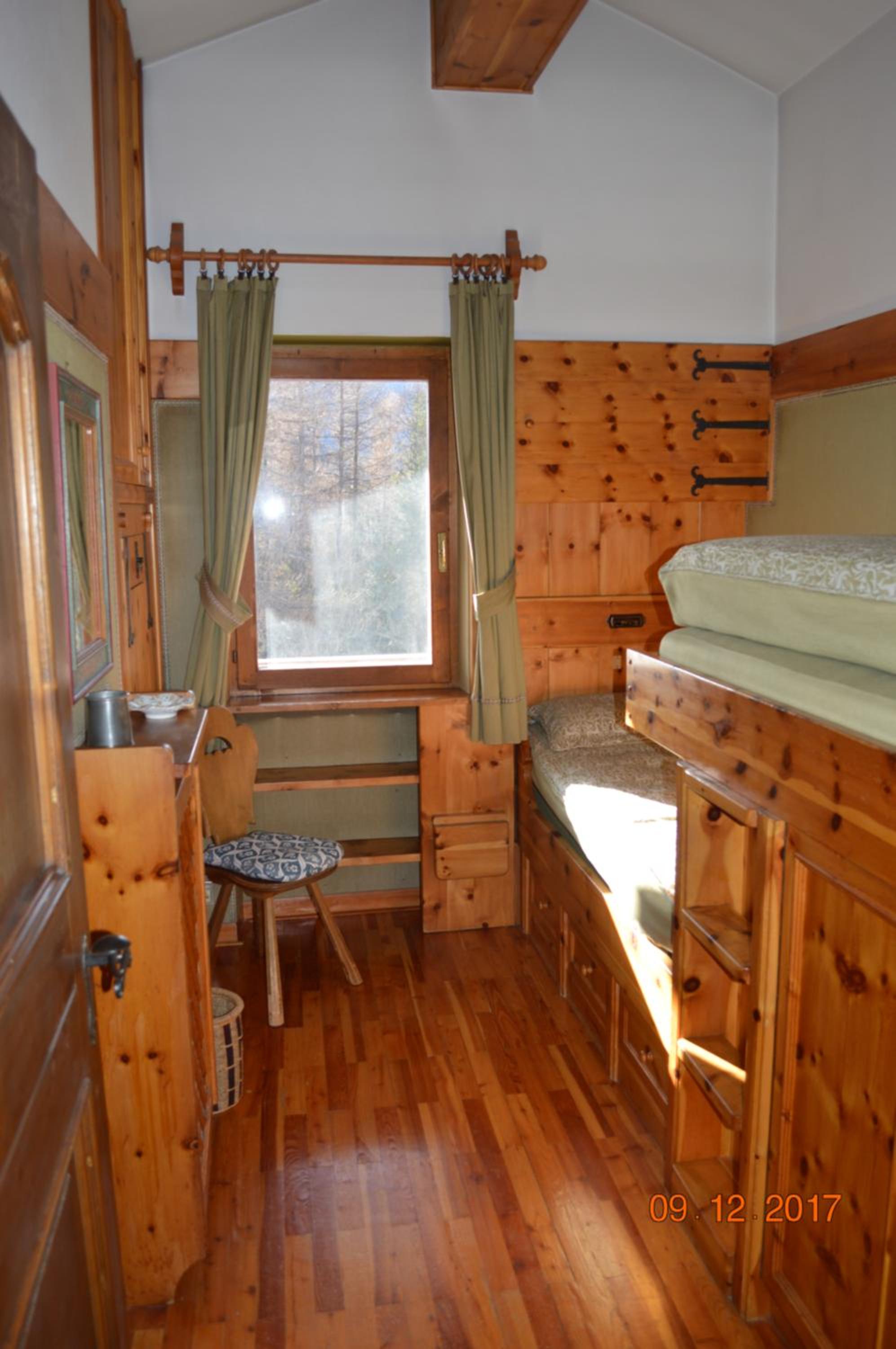 Three-Bedroom House photo 3