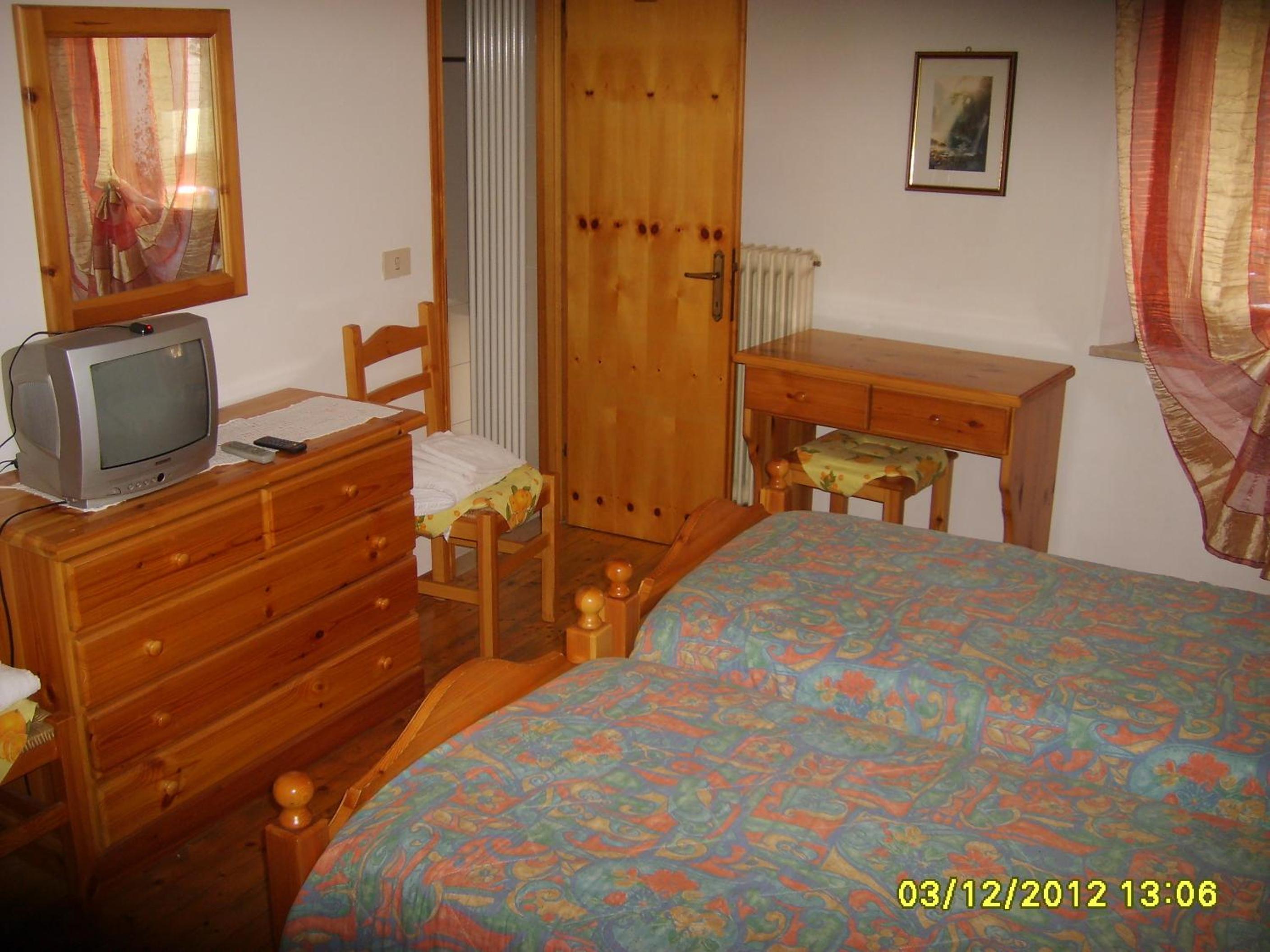 Double or Twin Room photo 2