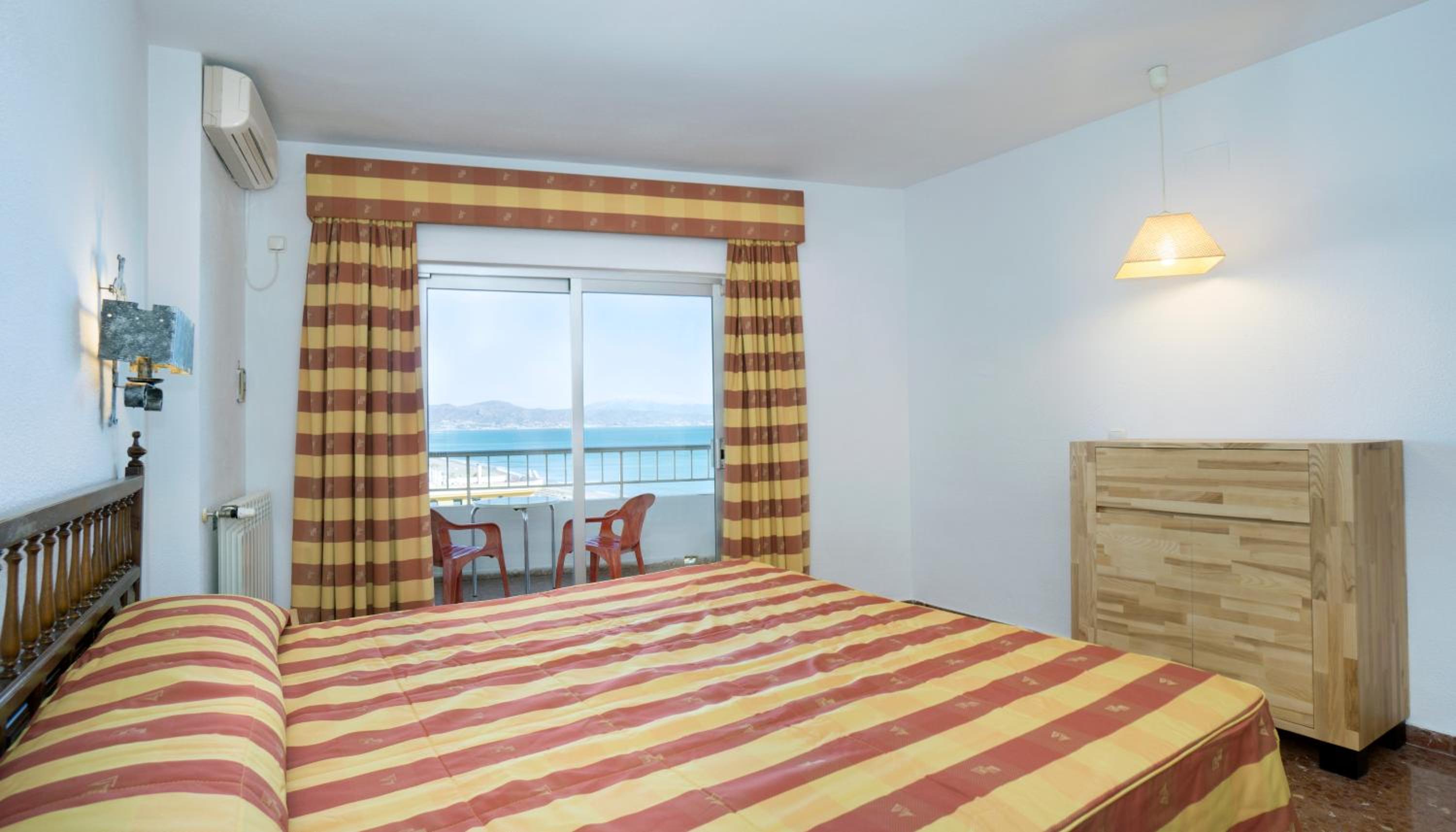 Apartment with Partial Sea View (1-4 Adults)  - Photo 5