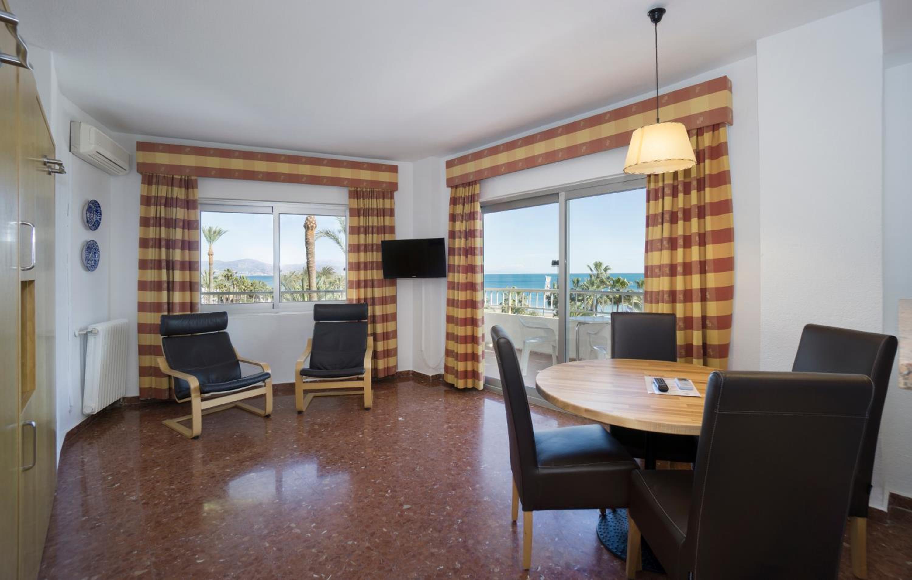 Apartment with Partial Sea View (1-4 Adults)  - Photo 6