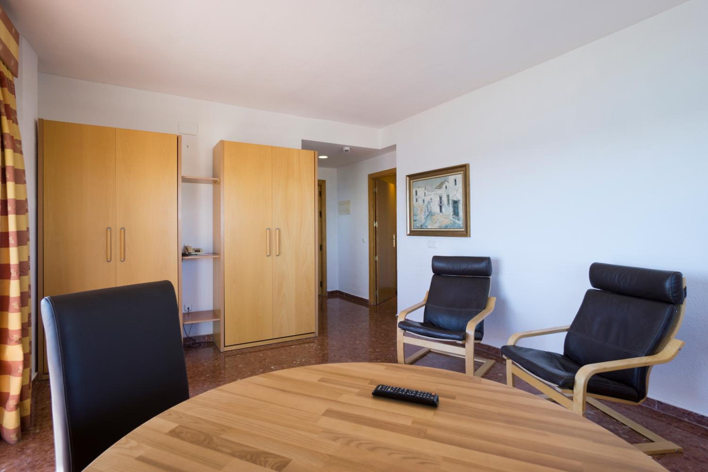 Apartment with Partial Sea View (1-4 Adults)  - Photo 3