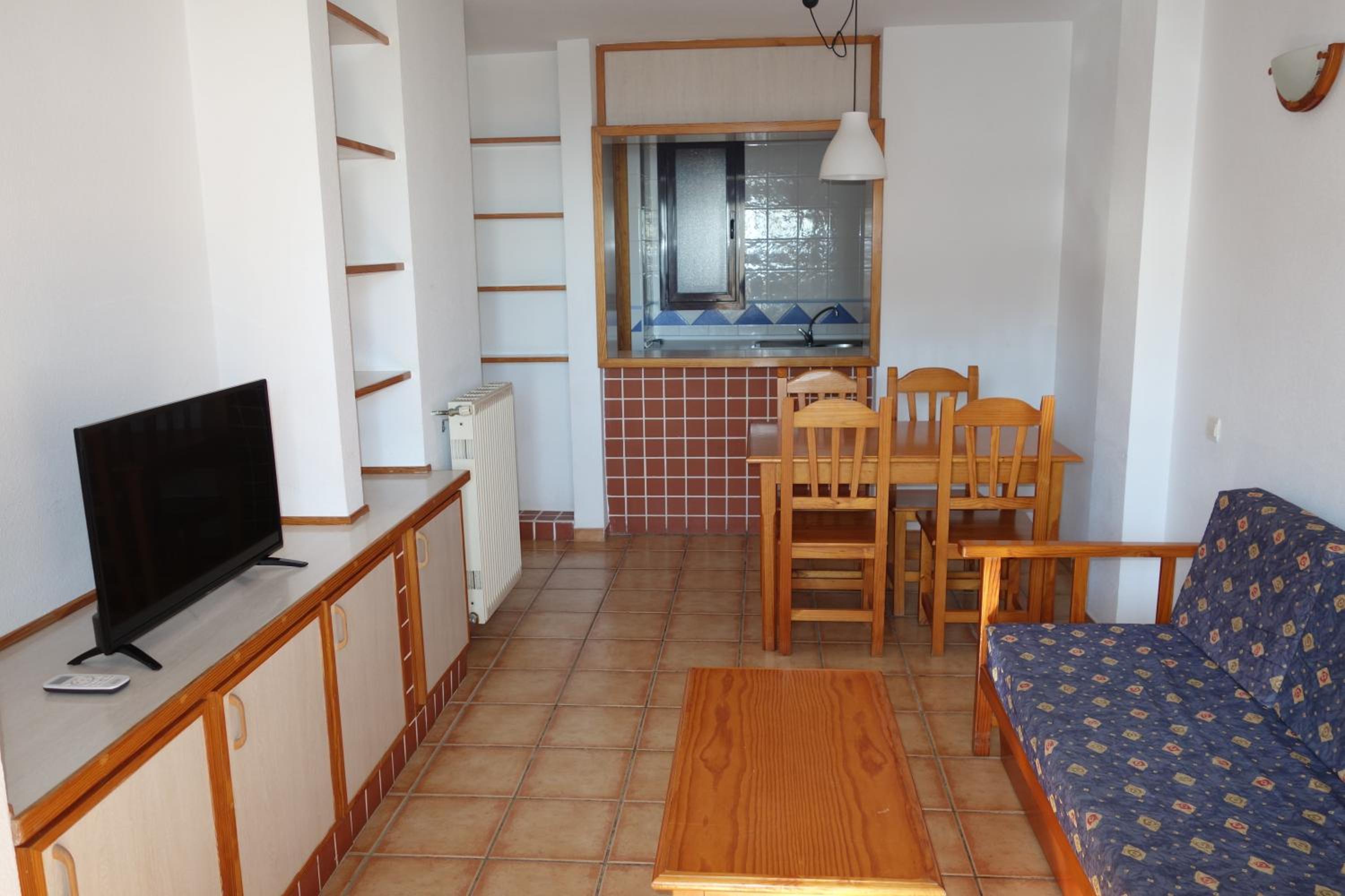One-Bedroom Apartment (3 Adults + 1 Child) photo 3