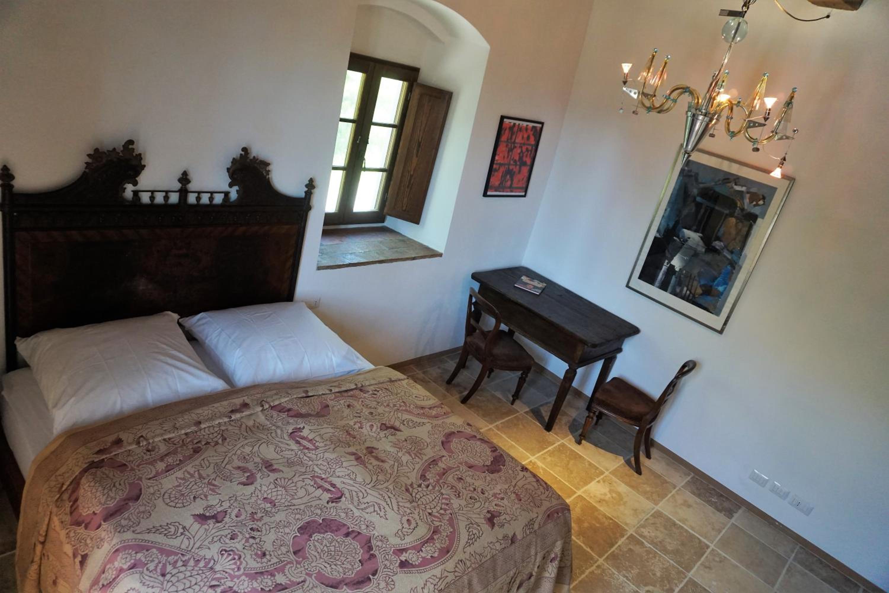 Deluxe Double Room (2 Adults + 1 Child) photo 1