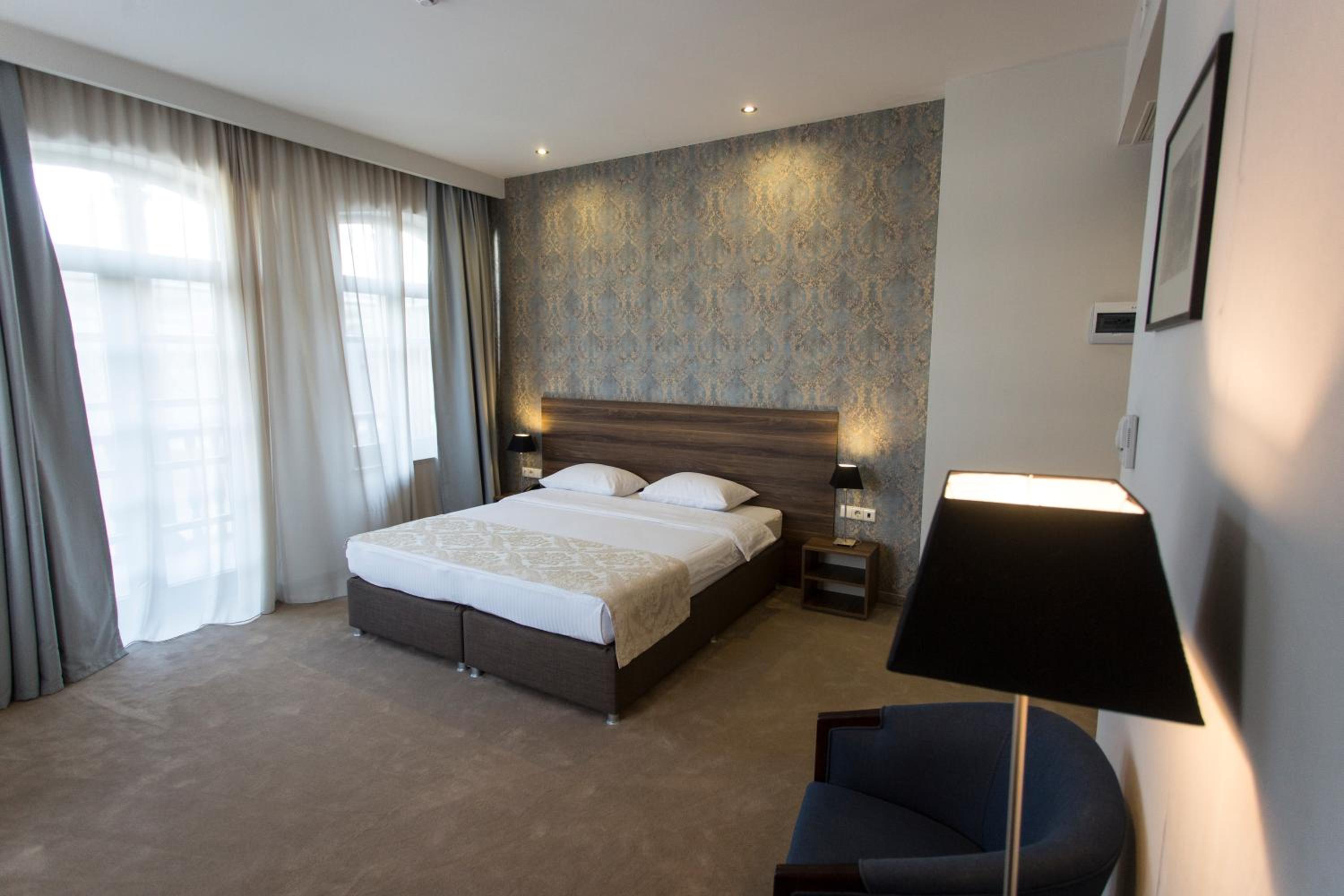 מלון אולד מיידאן טביליסי — Superior Double or Twin Room with City View