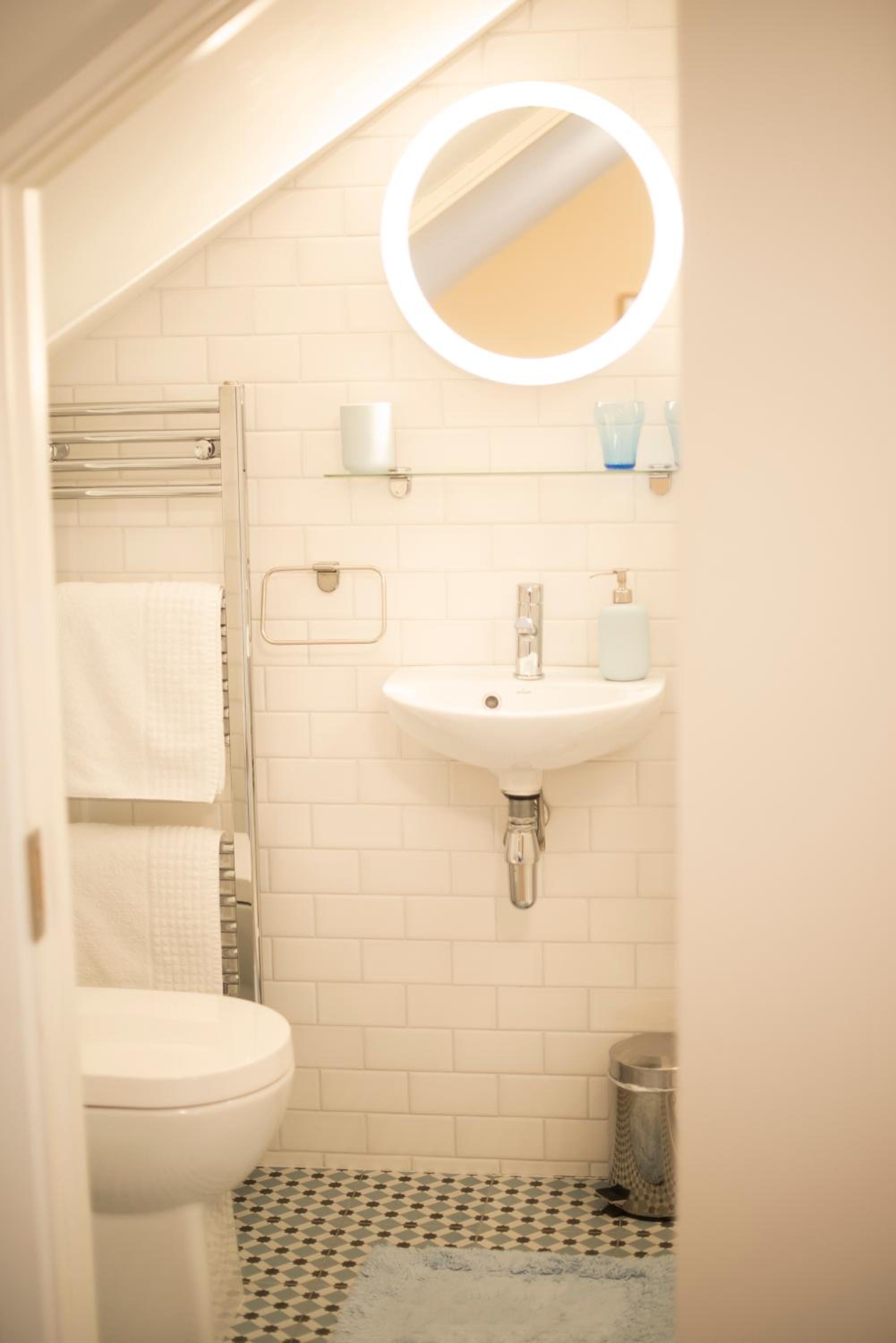 Deluxe Double Room with Shower photo 3