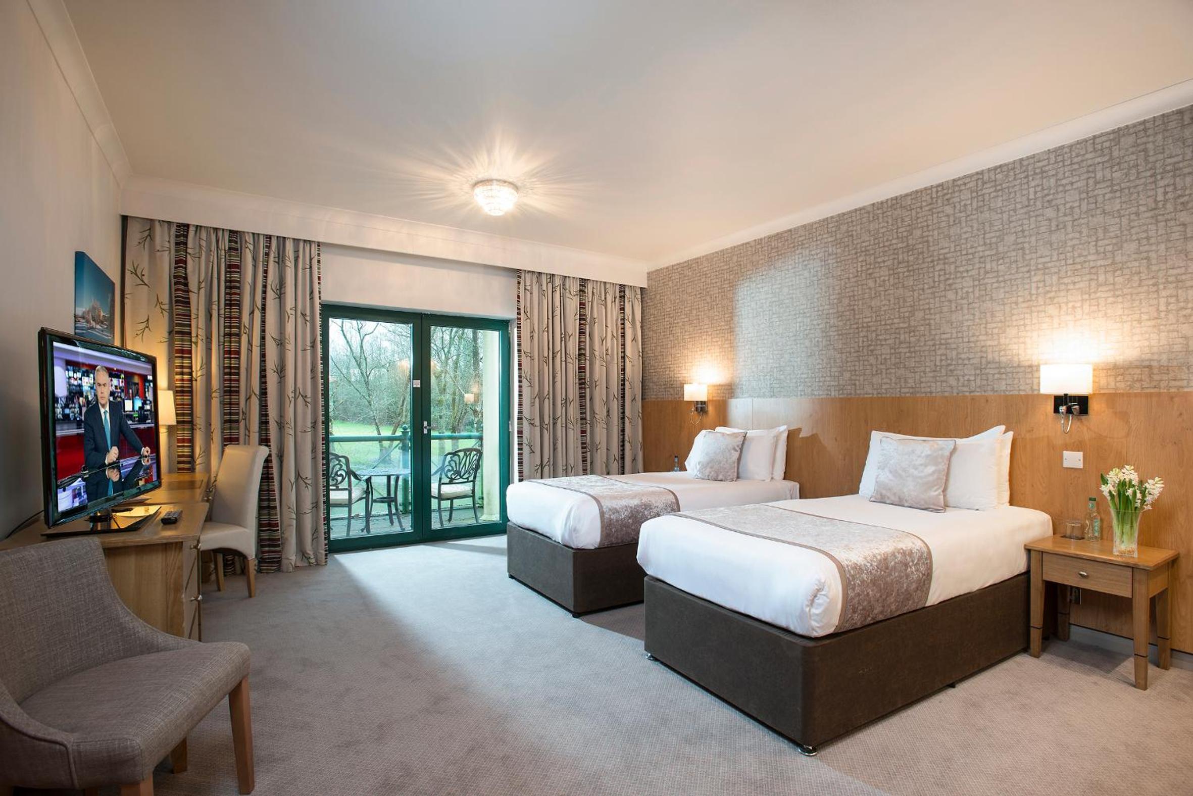 Standard Twin Room - Photo 1