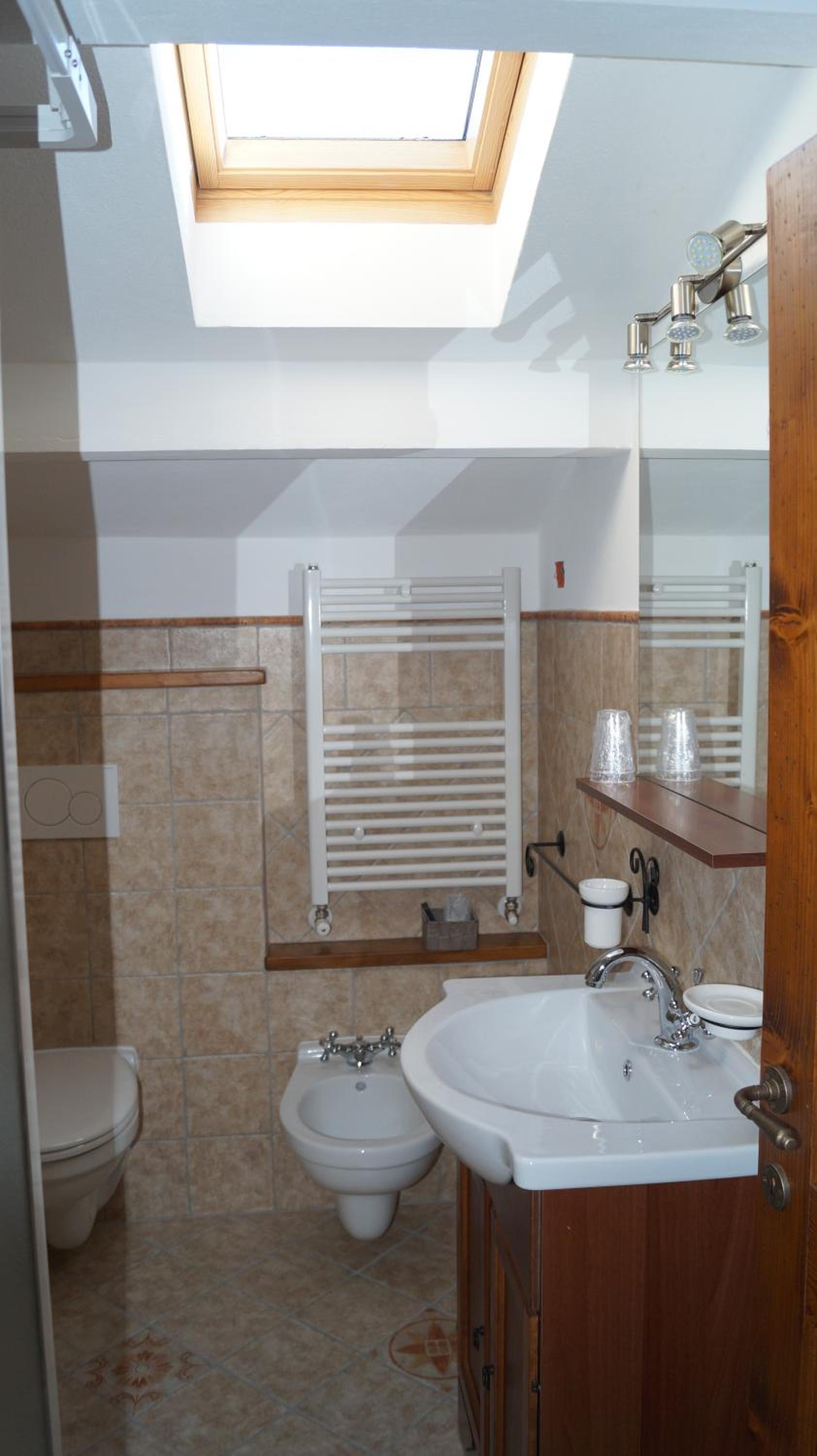 Double Room - Photo 7