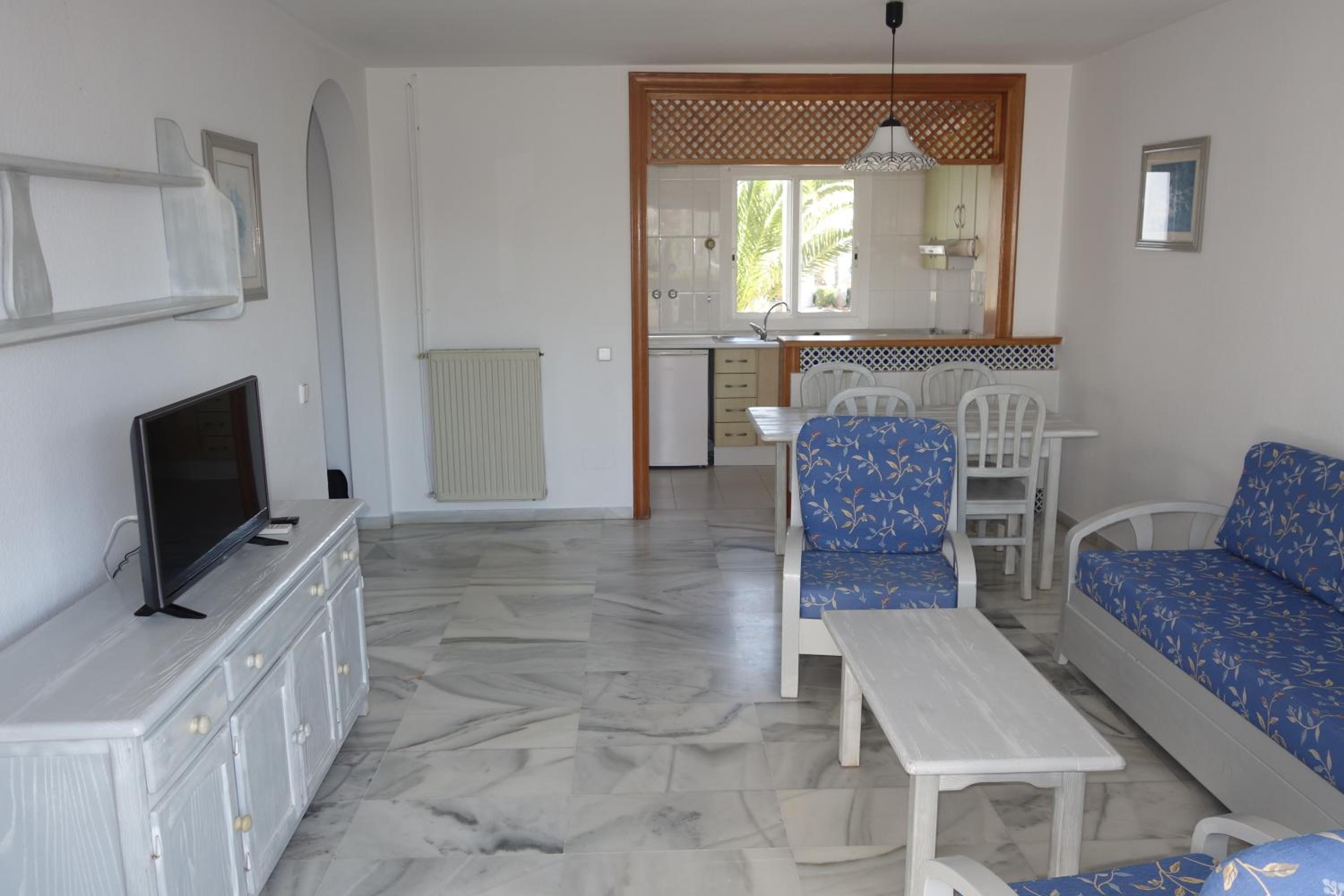 One-Bedroom Apartment (4 Adults) - Photo 3