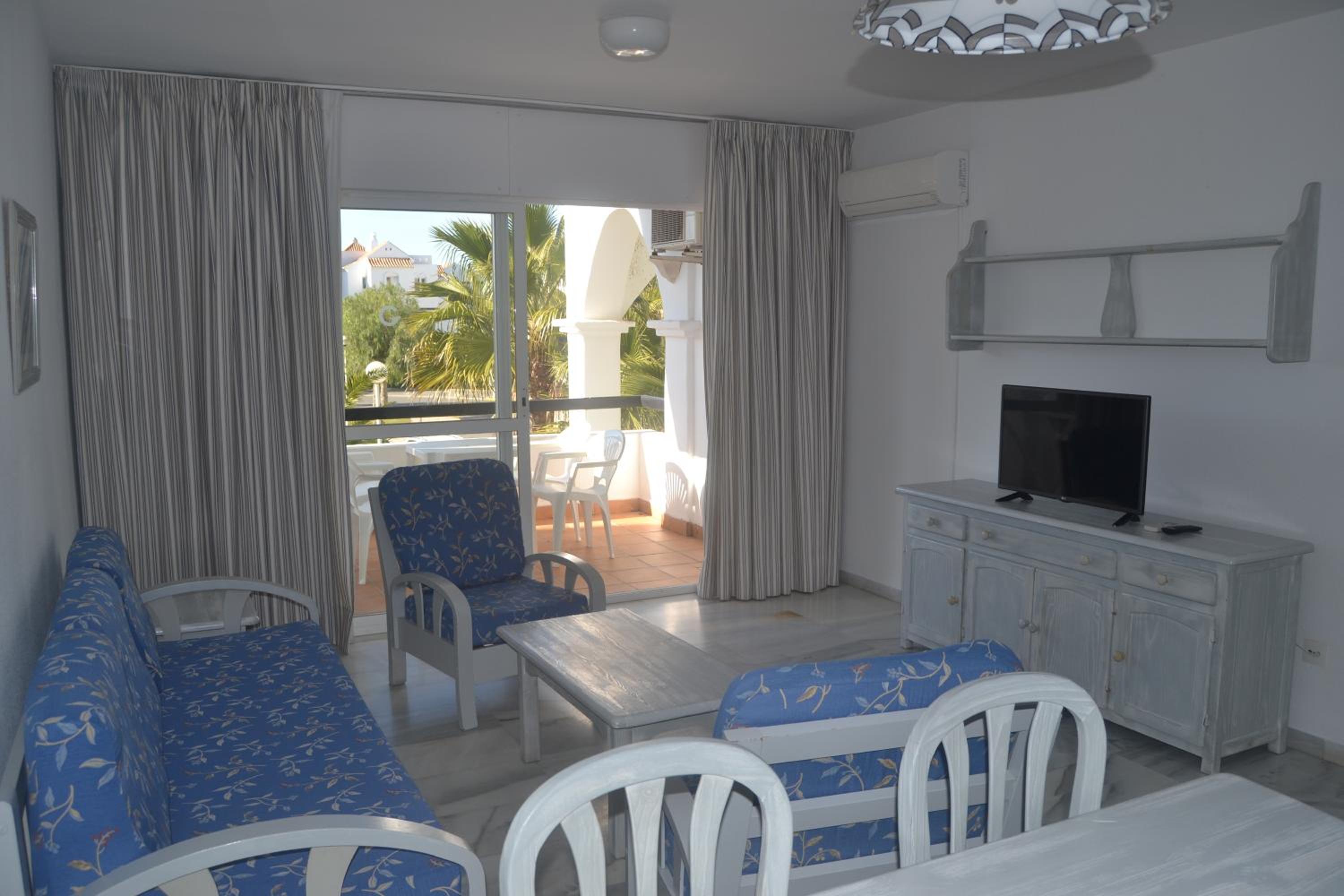 One-Bedroom Apartment (4 Adults) - Photo 7