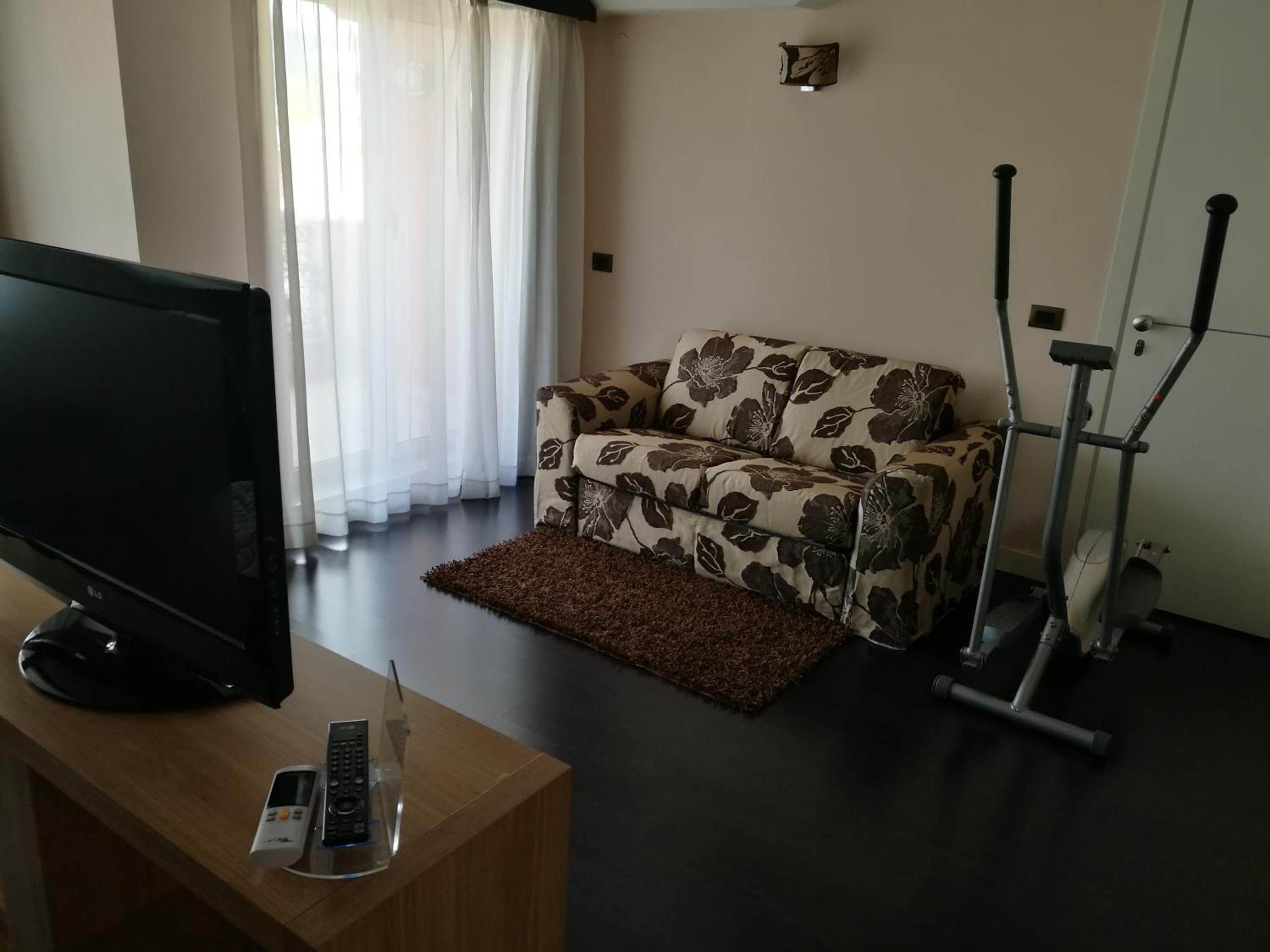 Suite - Photo 1