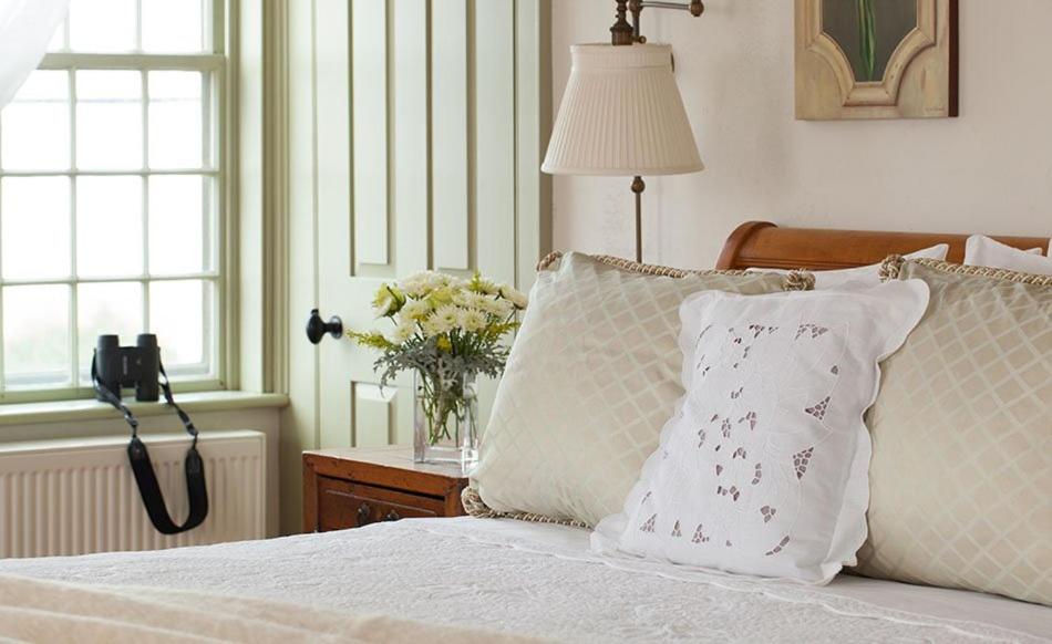 Queen Room photo 1