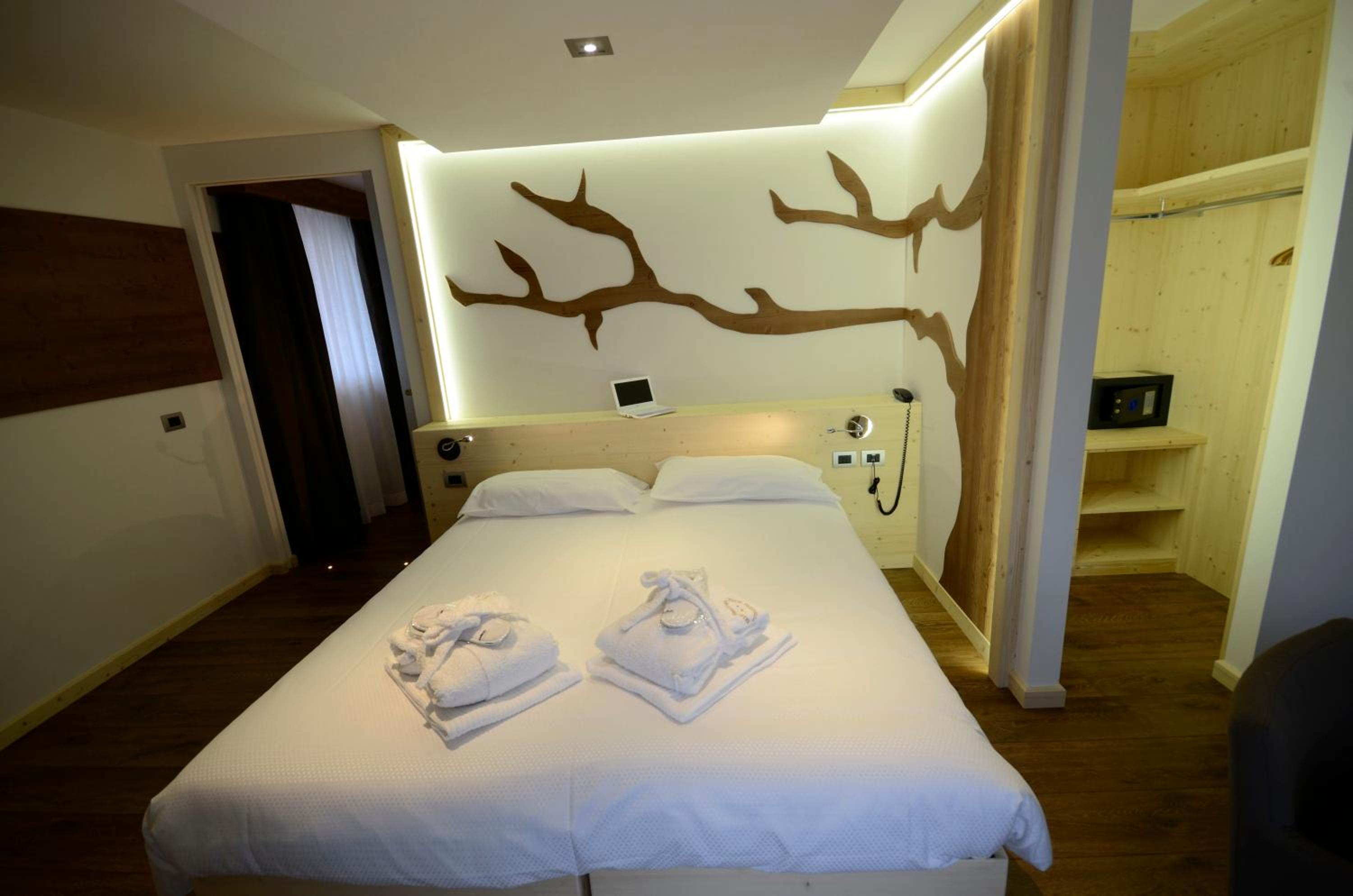 Junior Suite with Balcony
