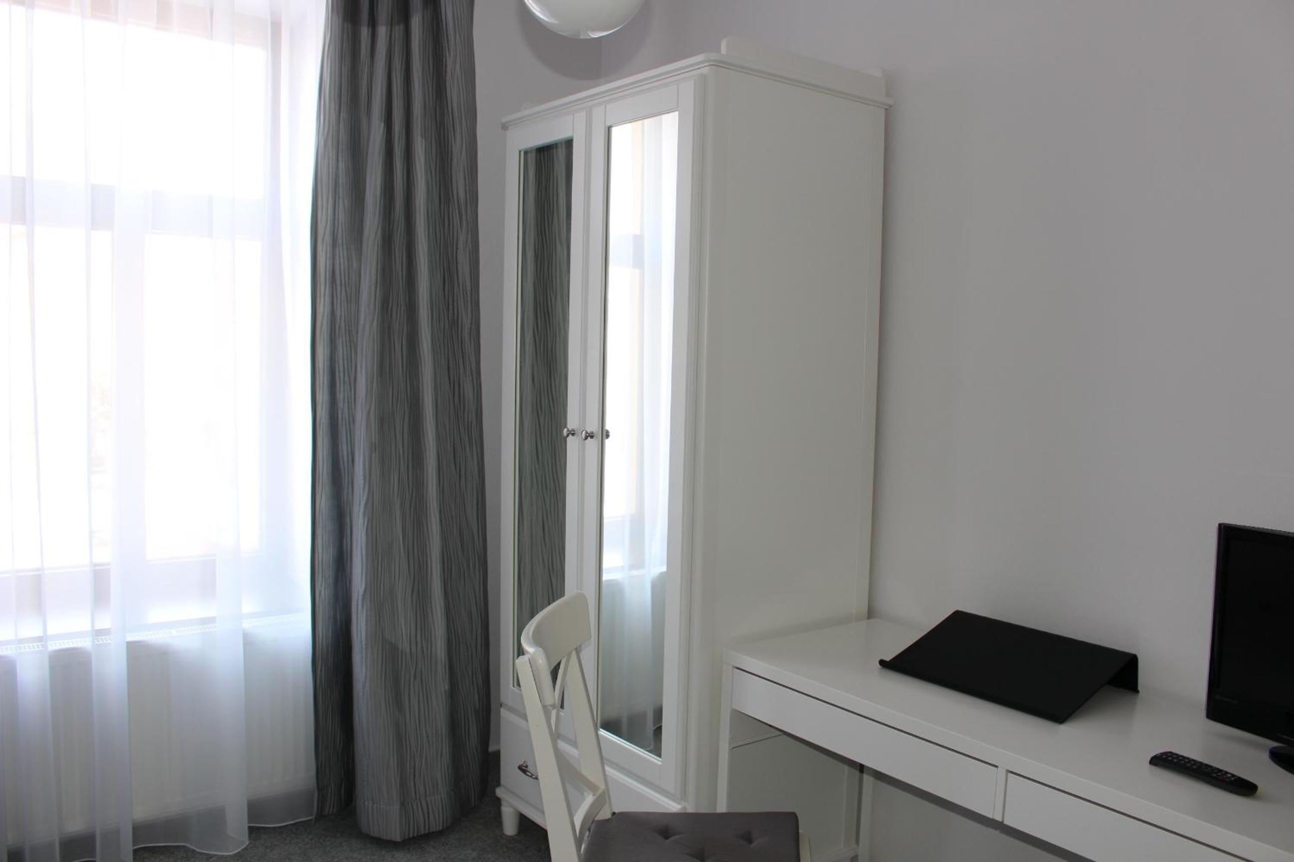 Standard Double Room - Photo 4