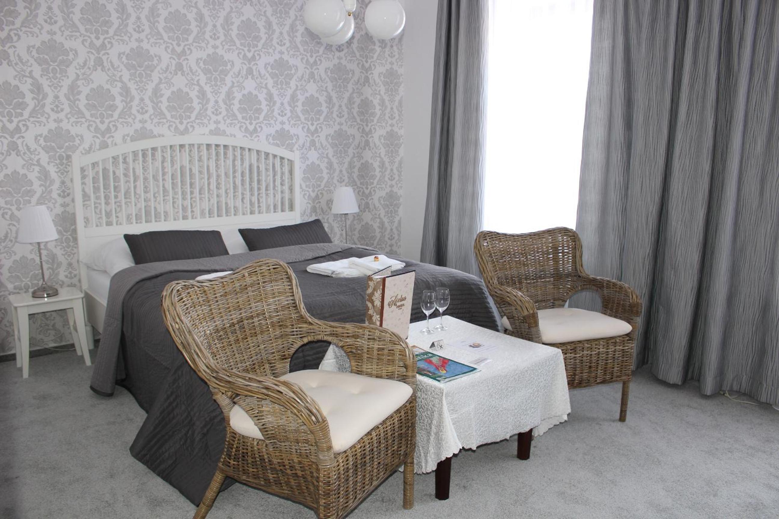 Standard Double Room - Photo 10