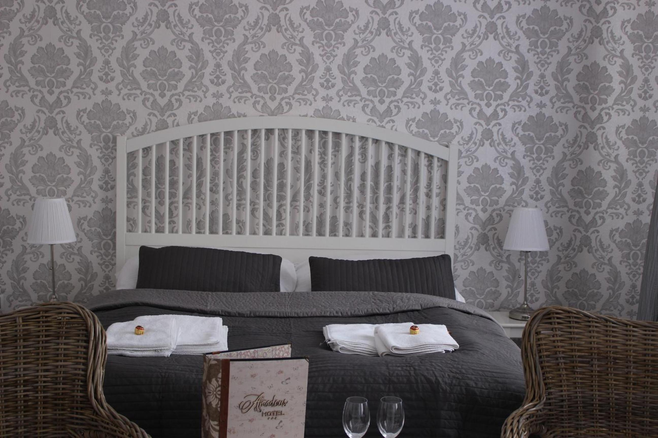 Standard Double Room - Photo 8