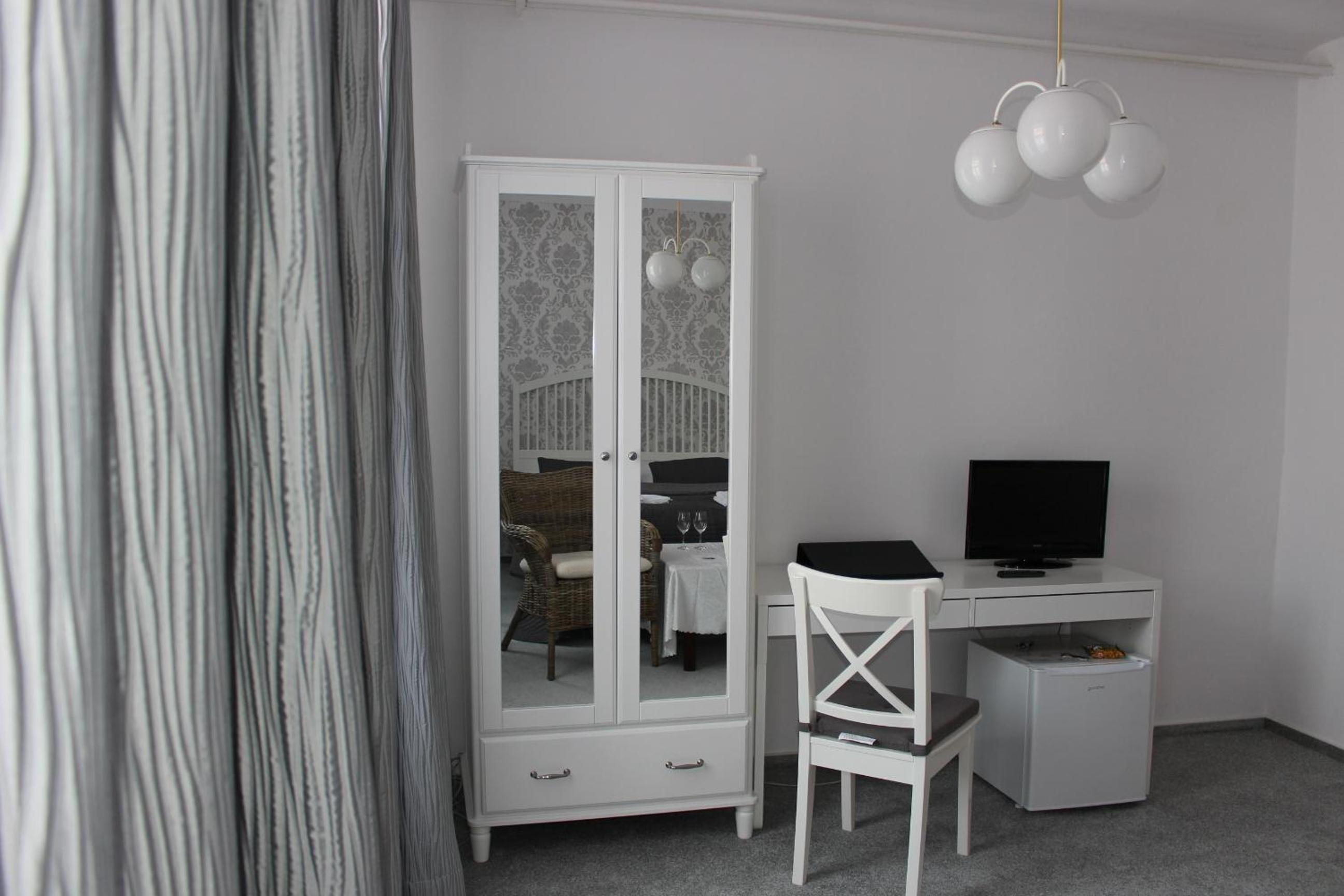 Standard Double Room - Photo 2