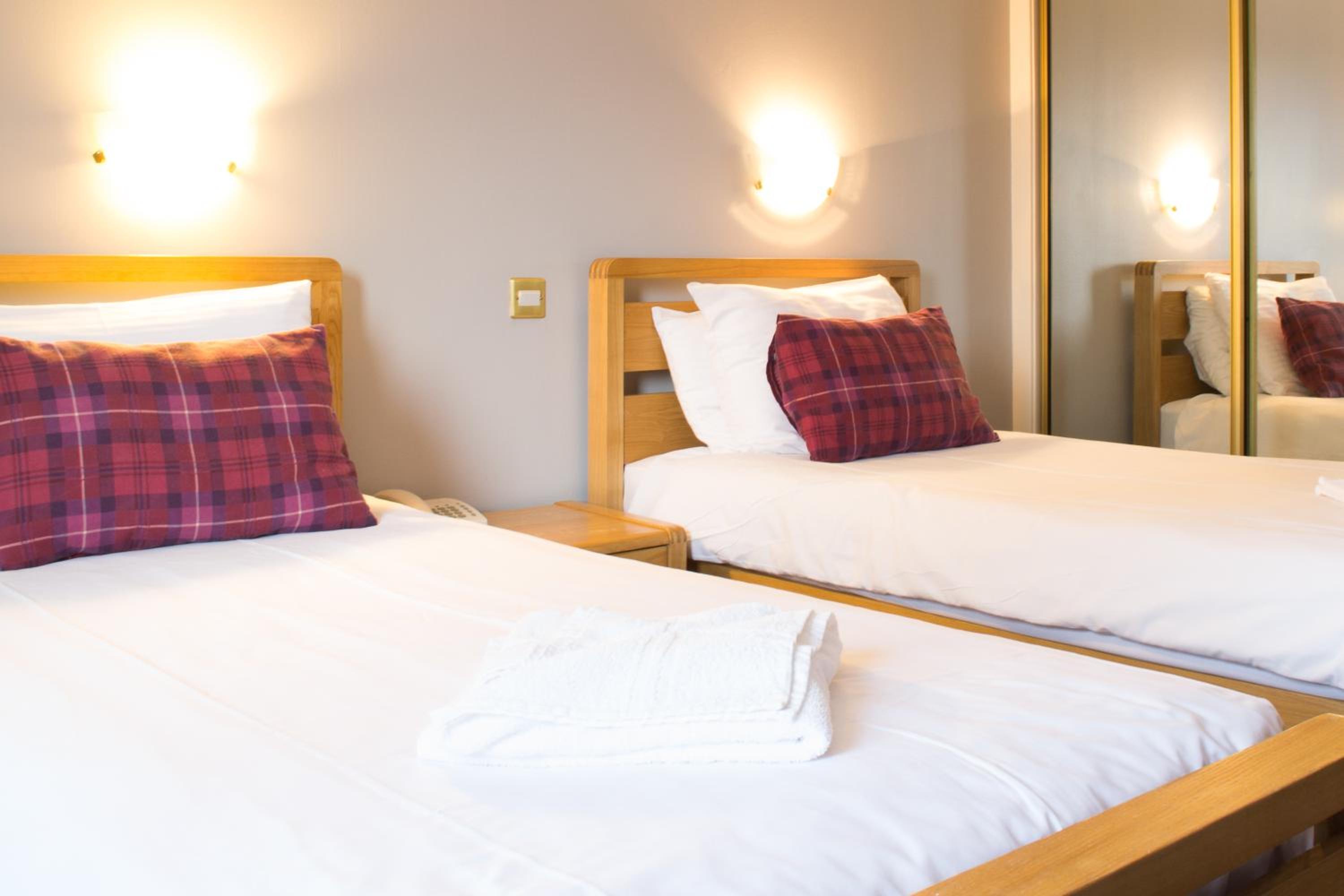 Standard Twin Room - Photo 1