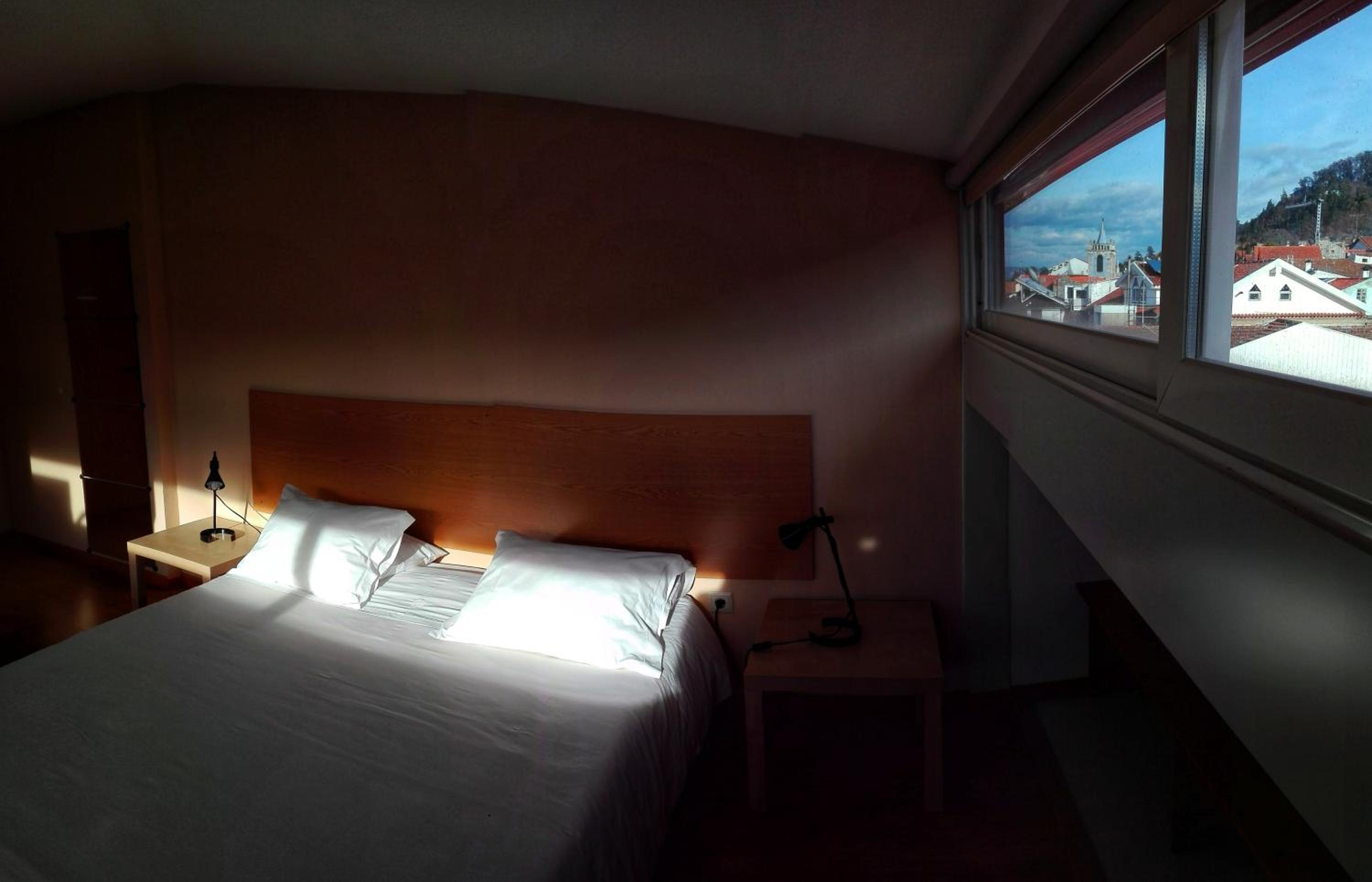 Double Room with Private Bathroom - Photo 25