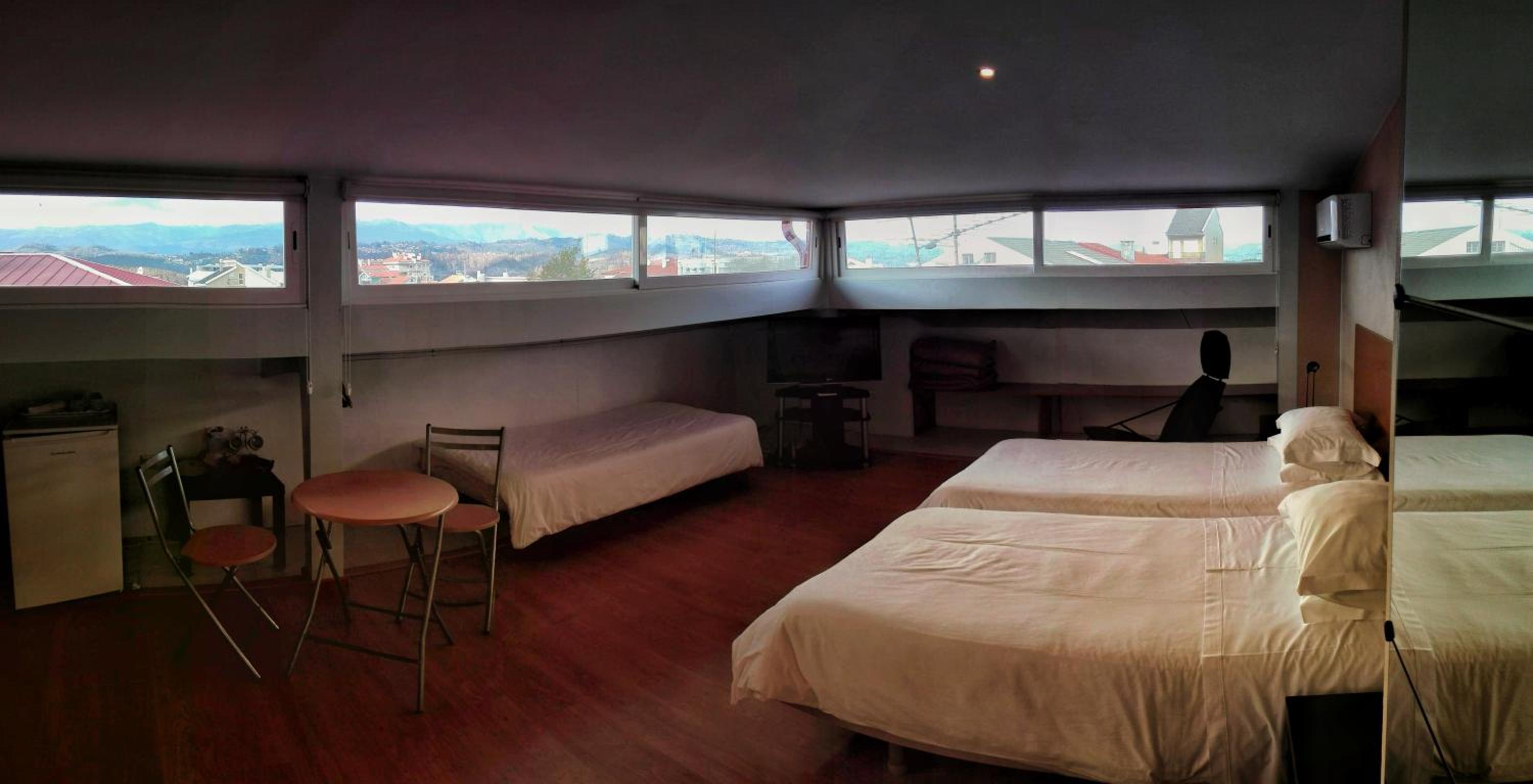Triple Room with Private Bathroom - Photo 6