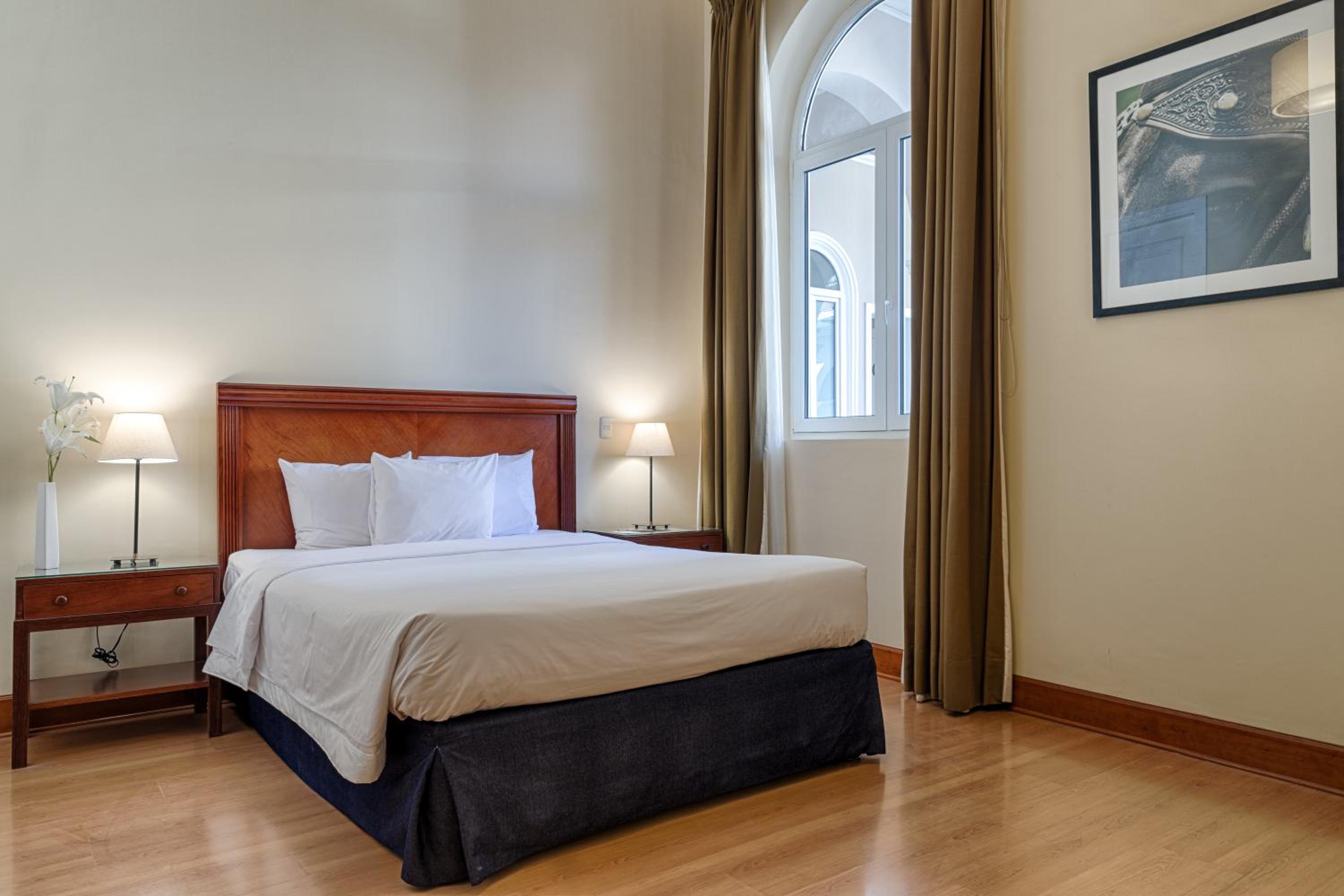 Standard Queen Room - Photo 6