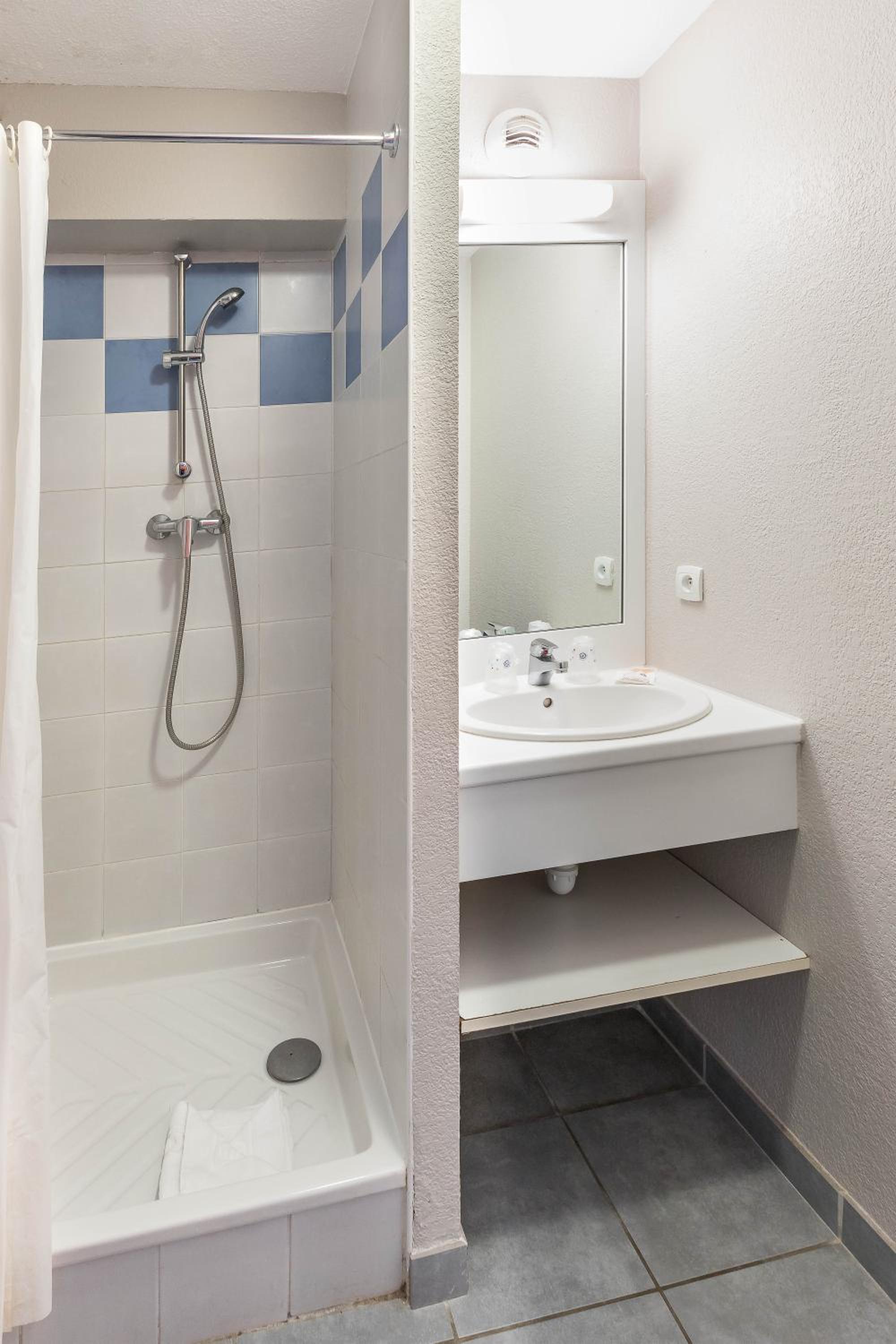 Apartment - Split Level - Photo 10