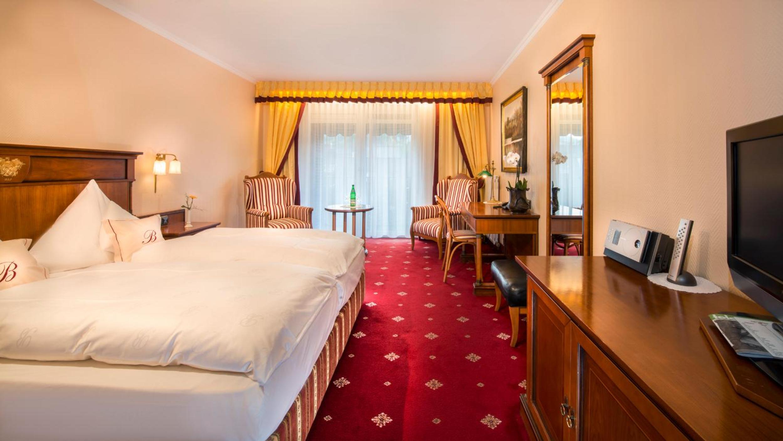 Double Room with Courtyard/City View