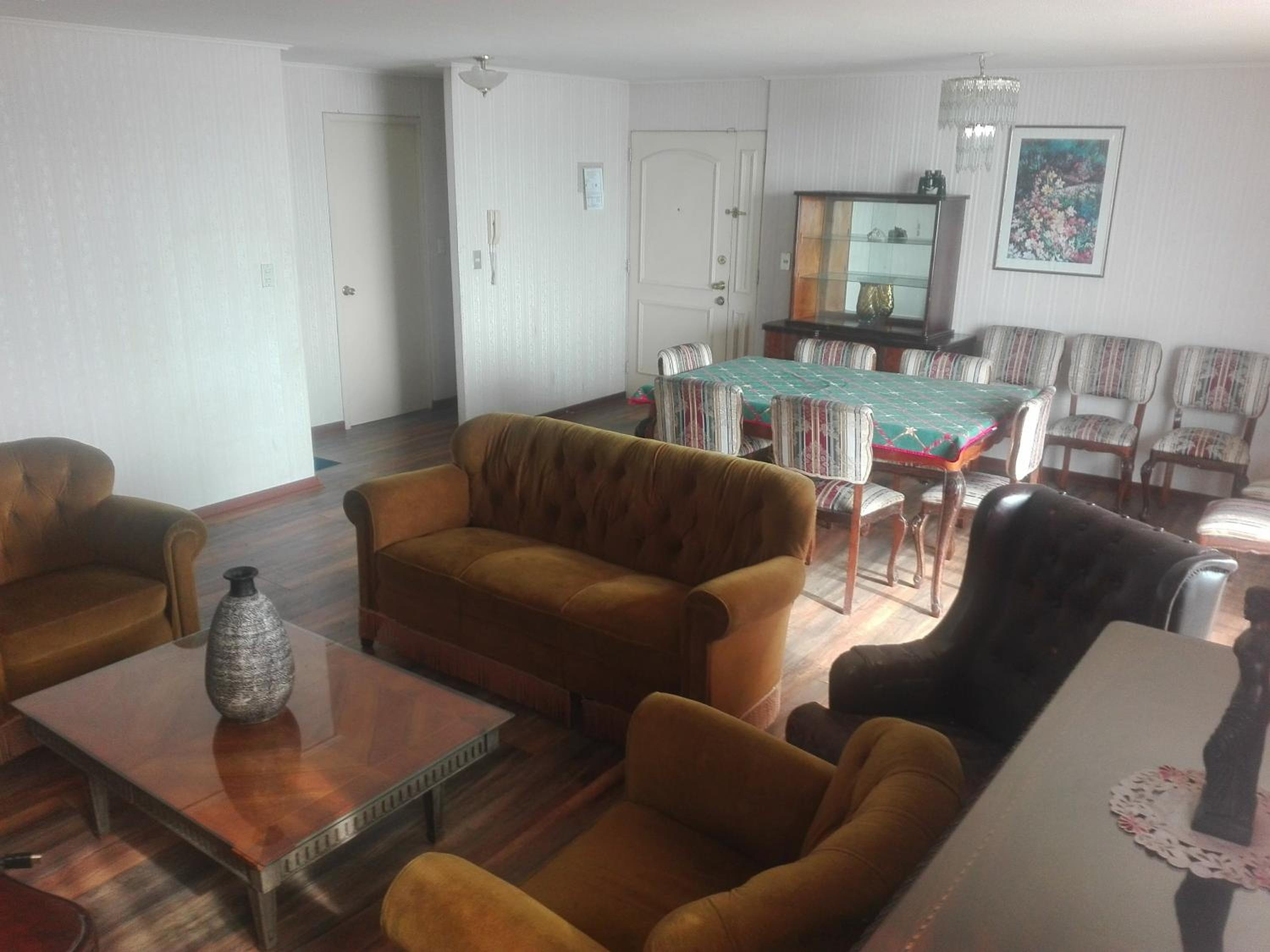 Apartment photo 2