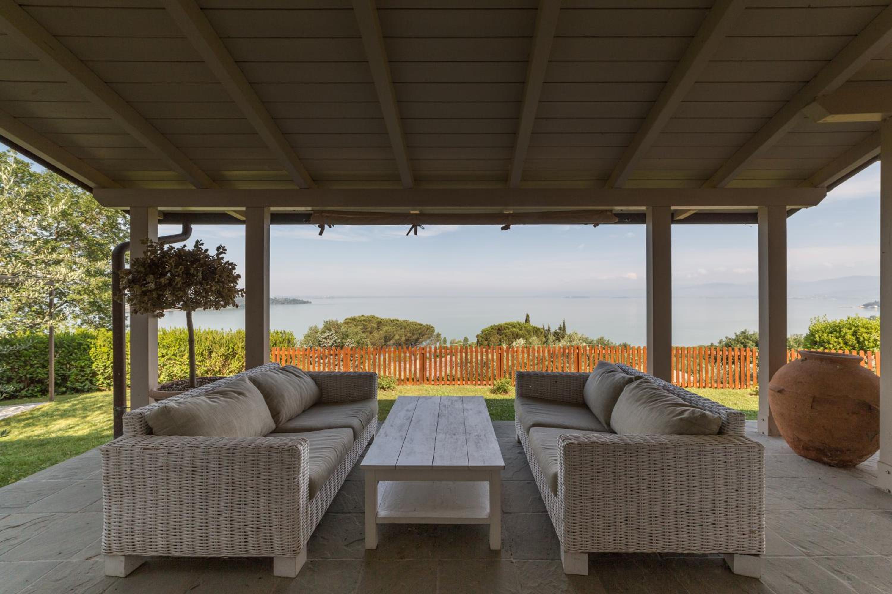 Villa photo 3