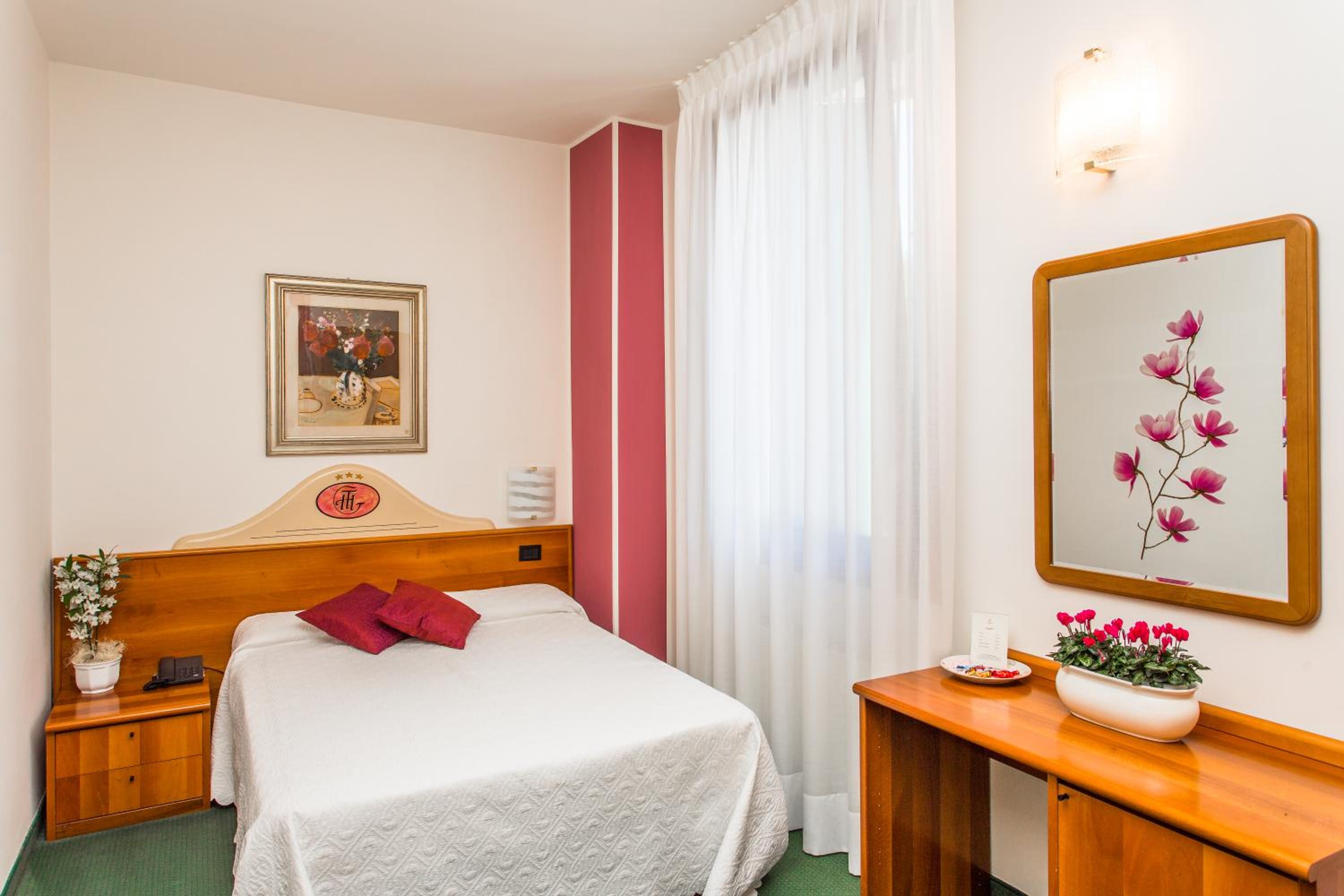 Economy Double Room photo 1