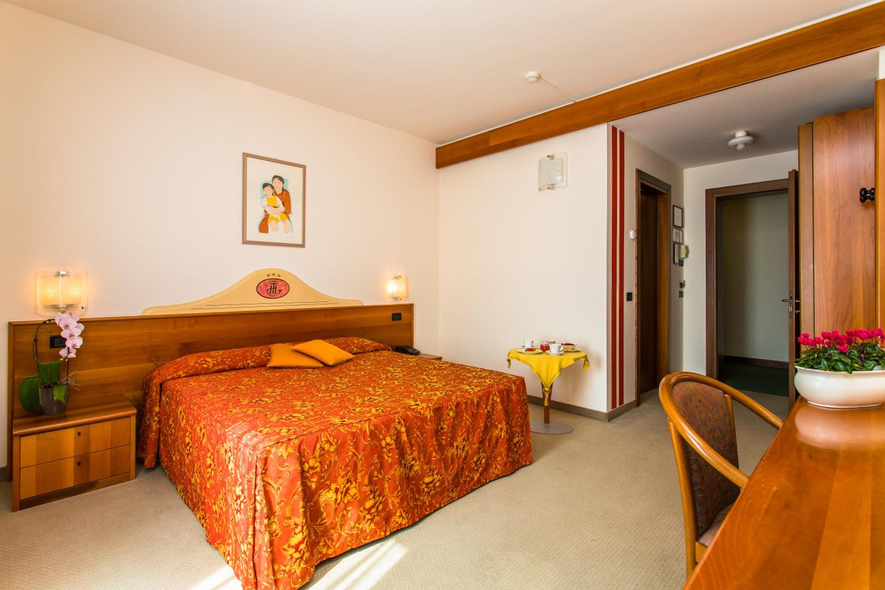 Classic Double or Twin Room - Photo 1