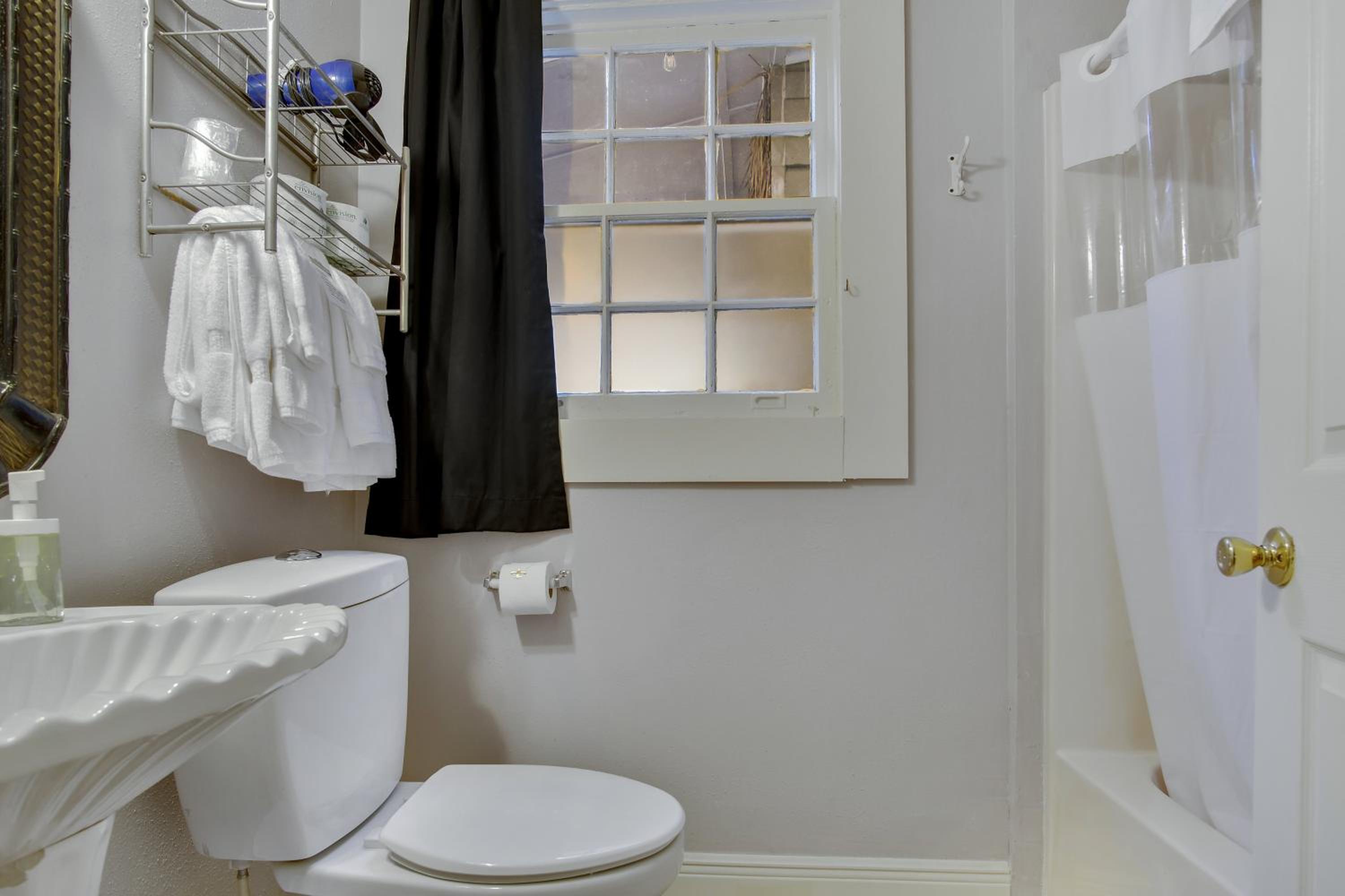 Standard Queen Room - Photo 3