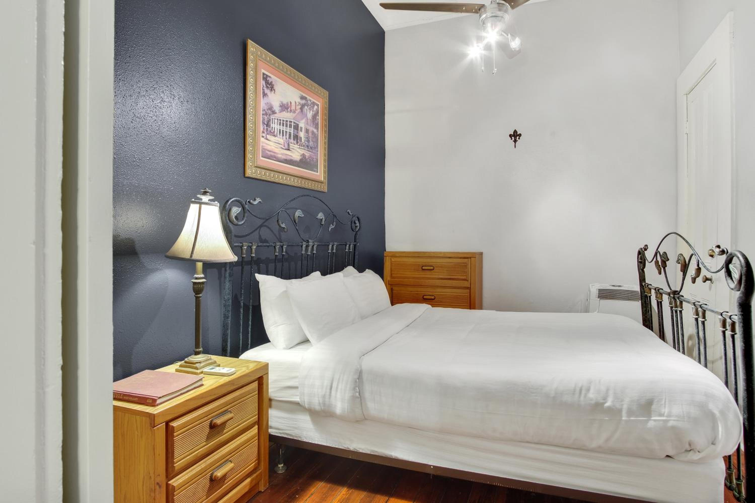 Double Queen Room - Photo 1