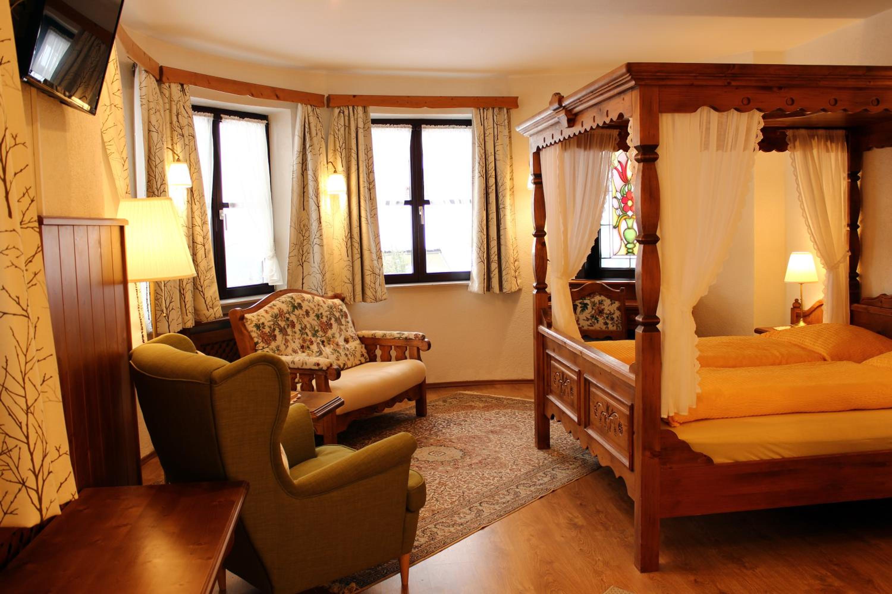 Double Room with Four Poster Bed