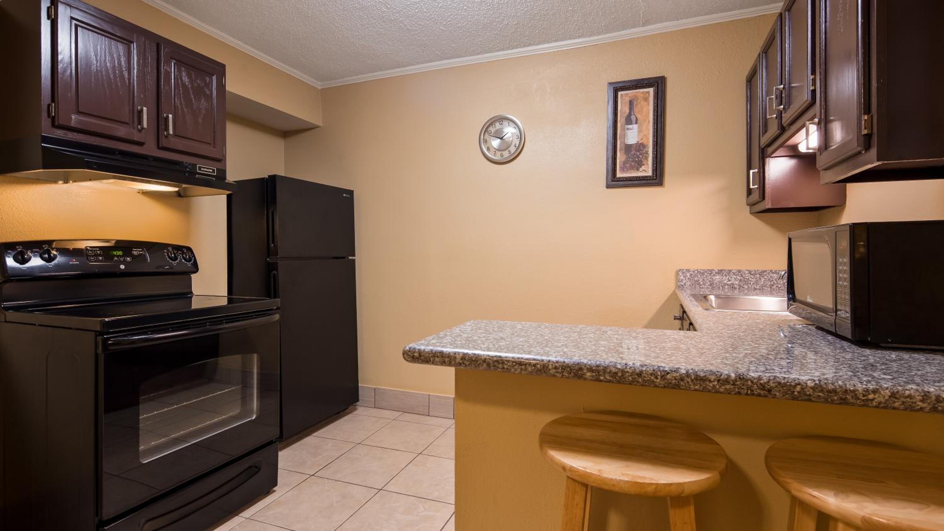 Queen Room with Kitchenette - Second Floor/Non-Smoking - Photo 3