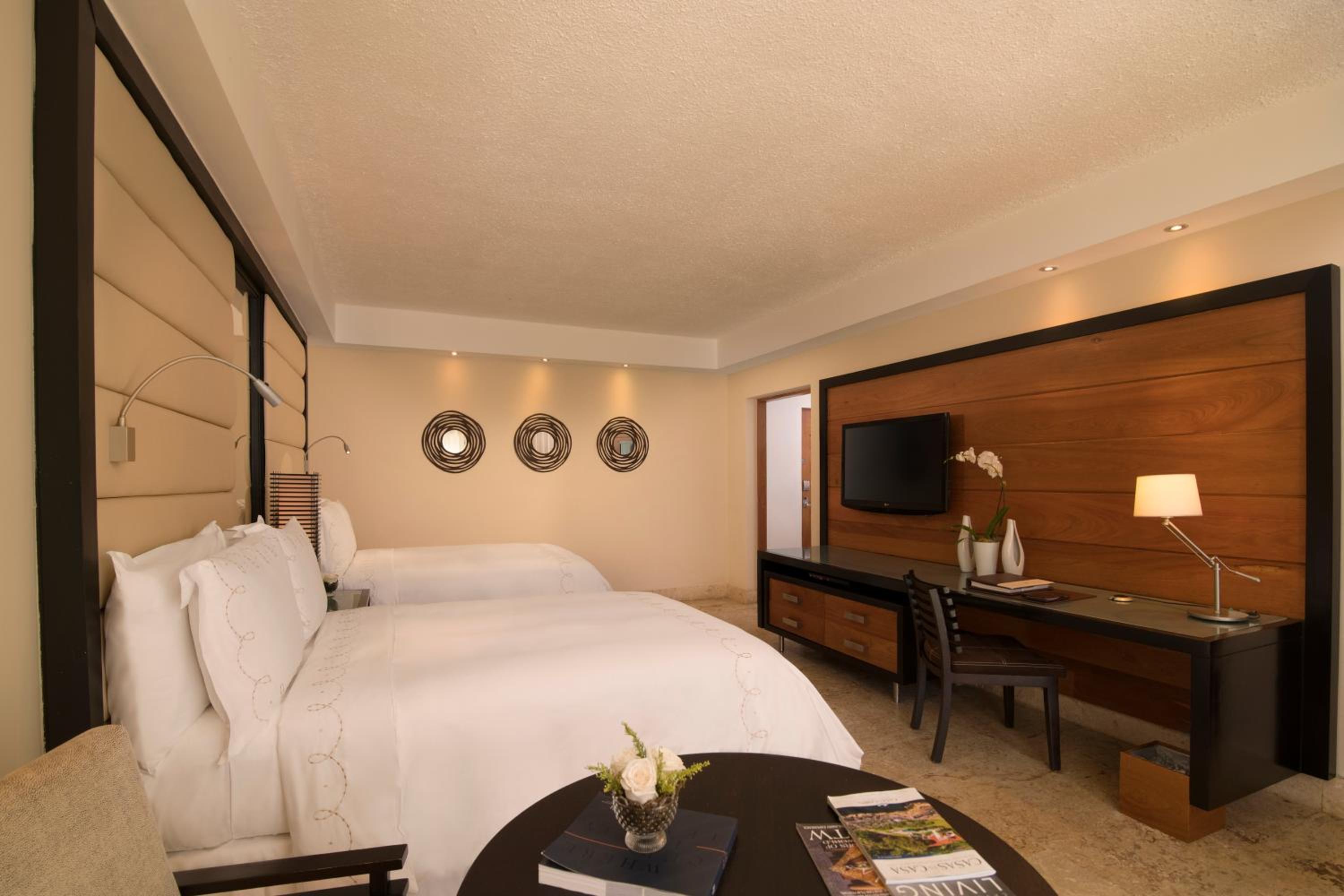 Elite Two Bedroom Suite (Non Smoking) thumbnail 6