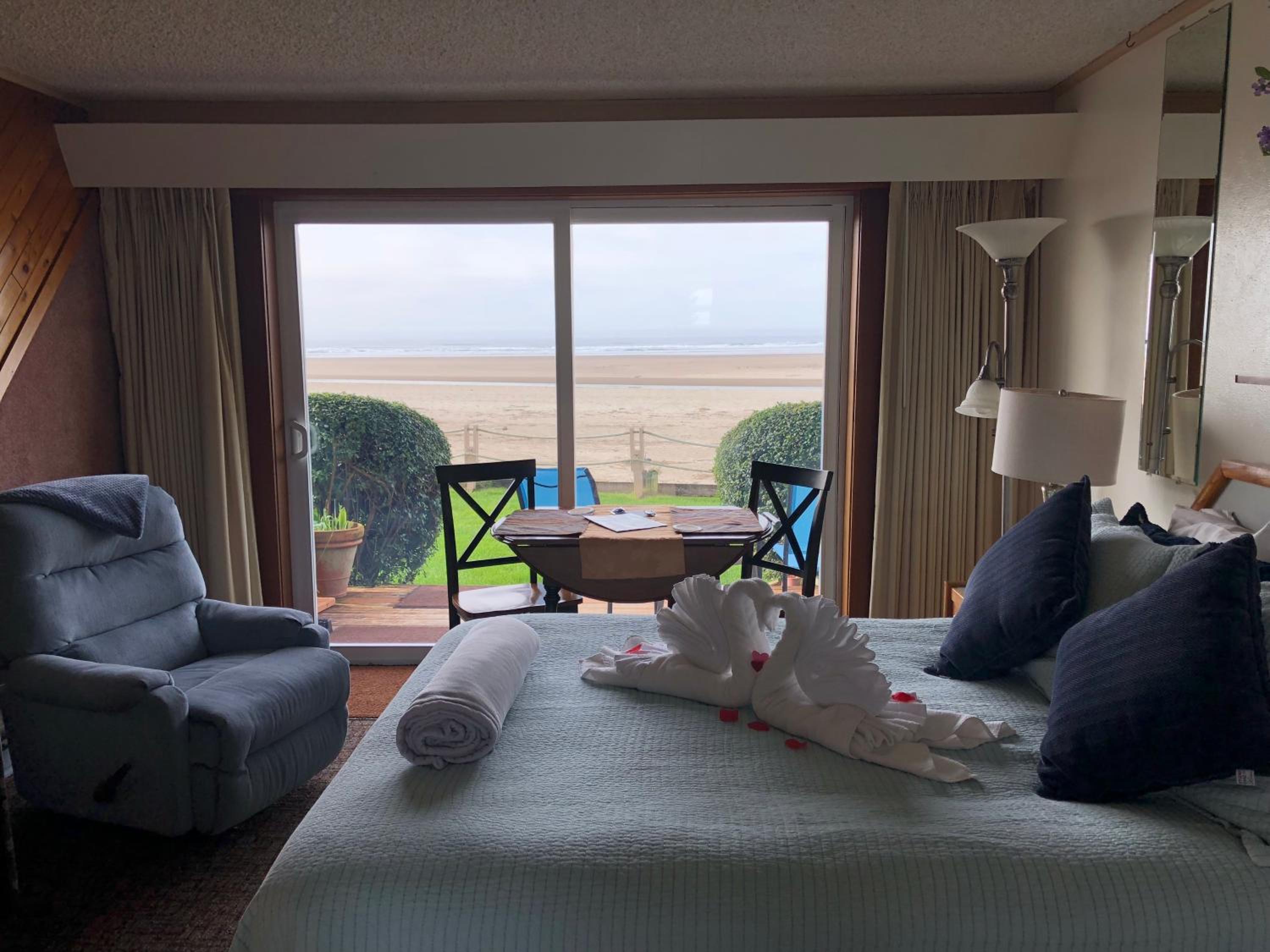Queen Room with Sea View - No Pets Allowed photo 1