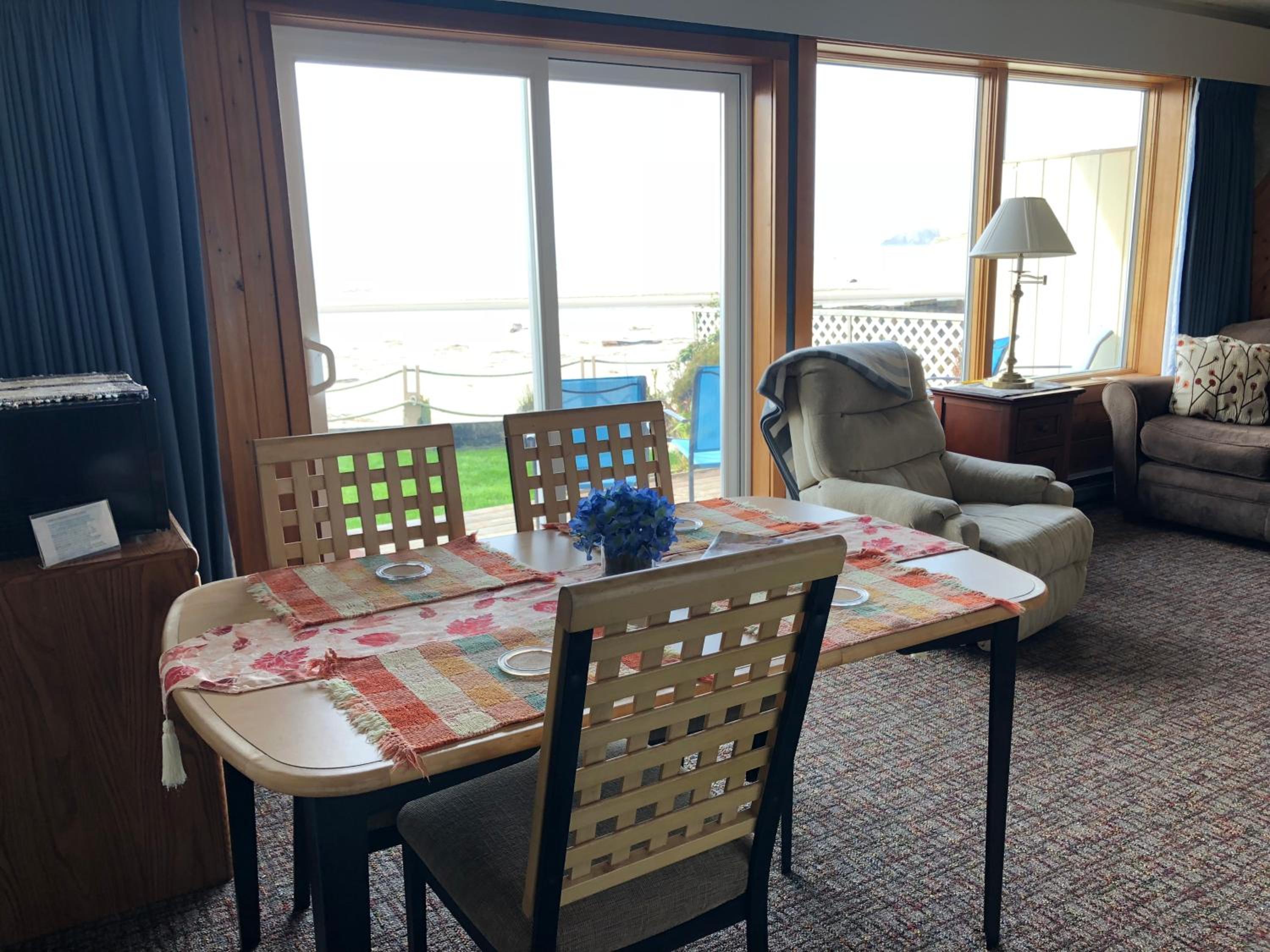 Queen Room with Sea View - No Pets Allowed