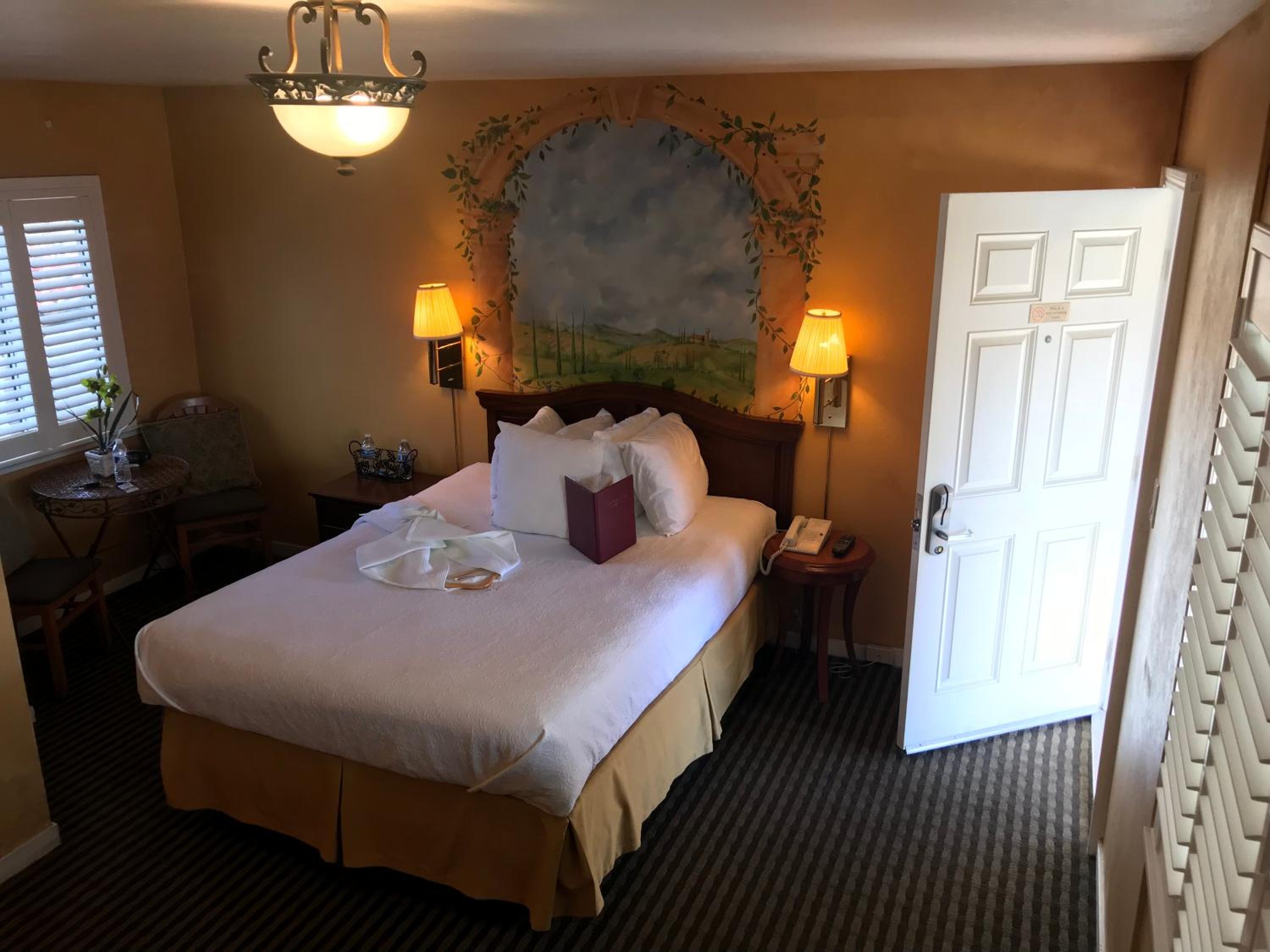 Queen Room - Photo 14
