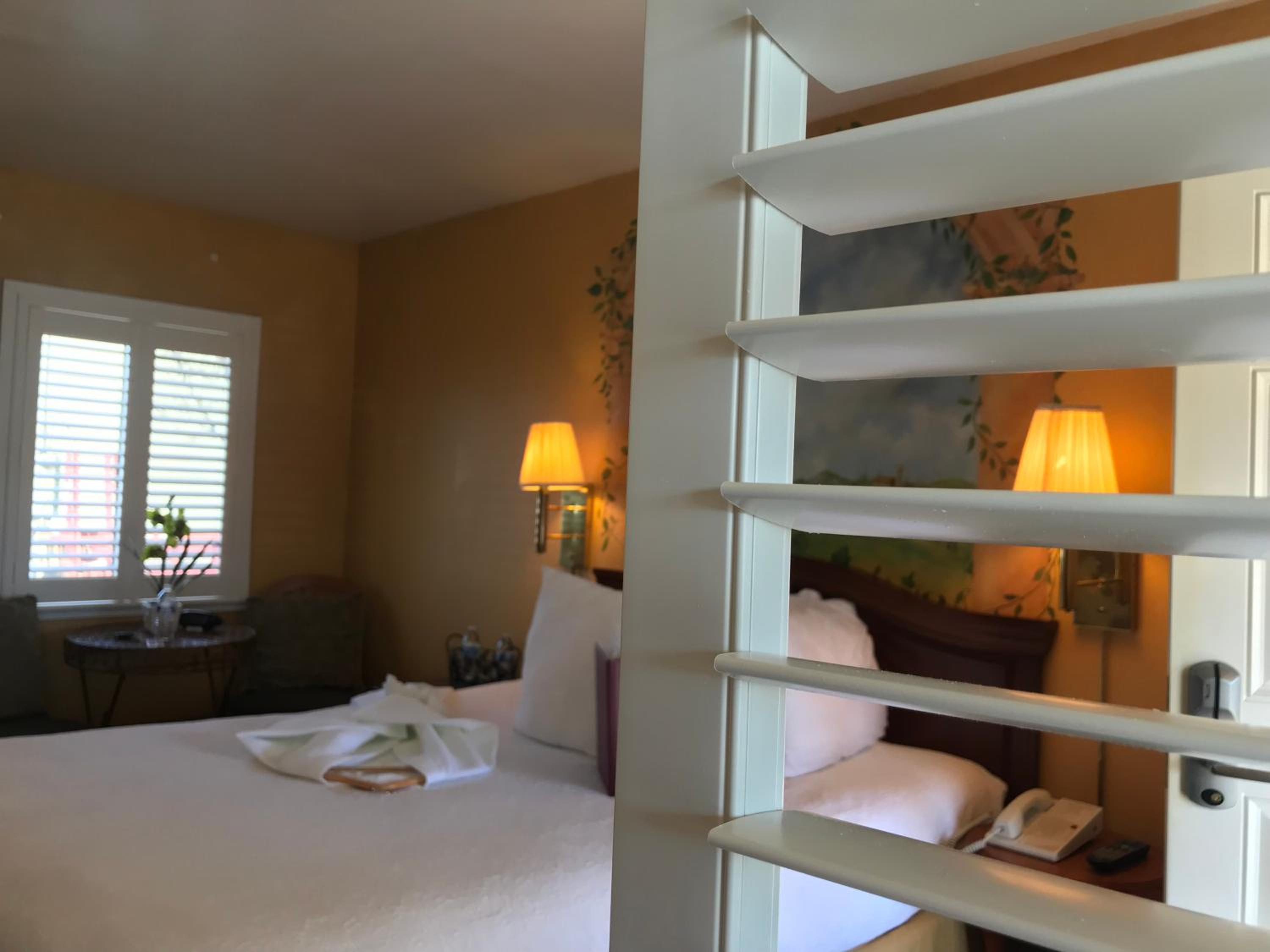 Queen Room - Photo 4