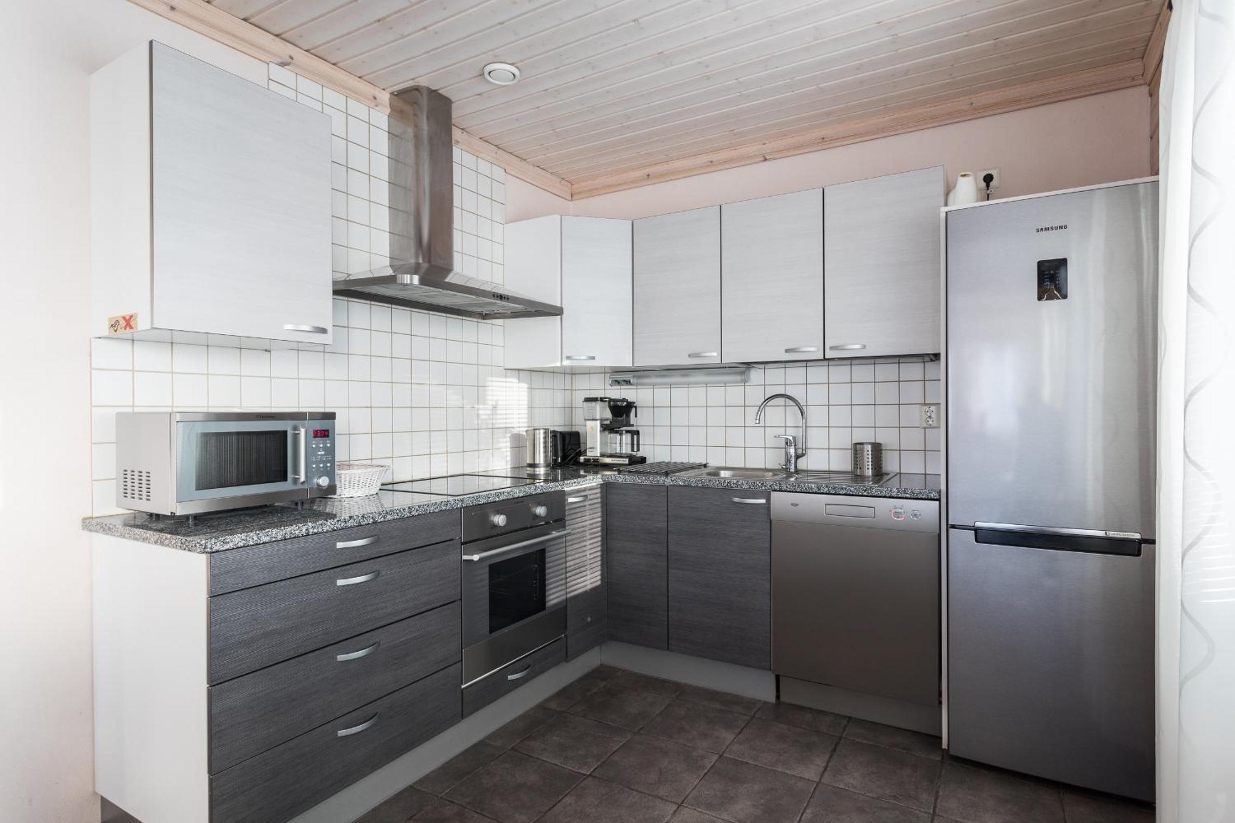 Three-Bedroom Chalet - Pyry - Photo 20
