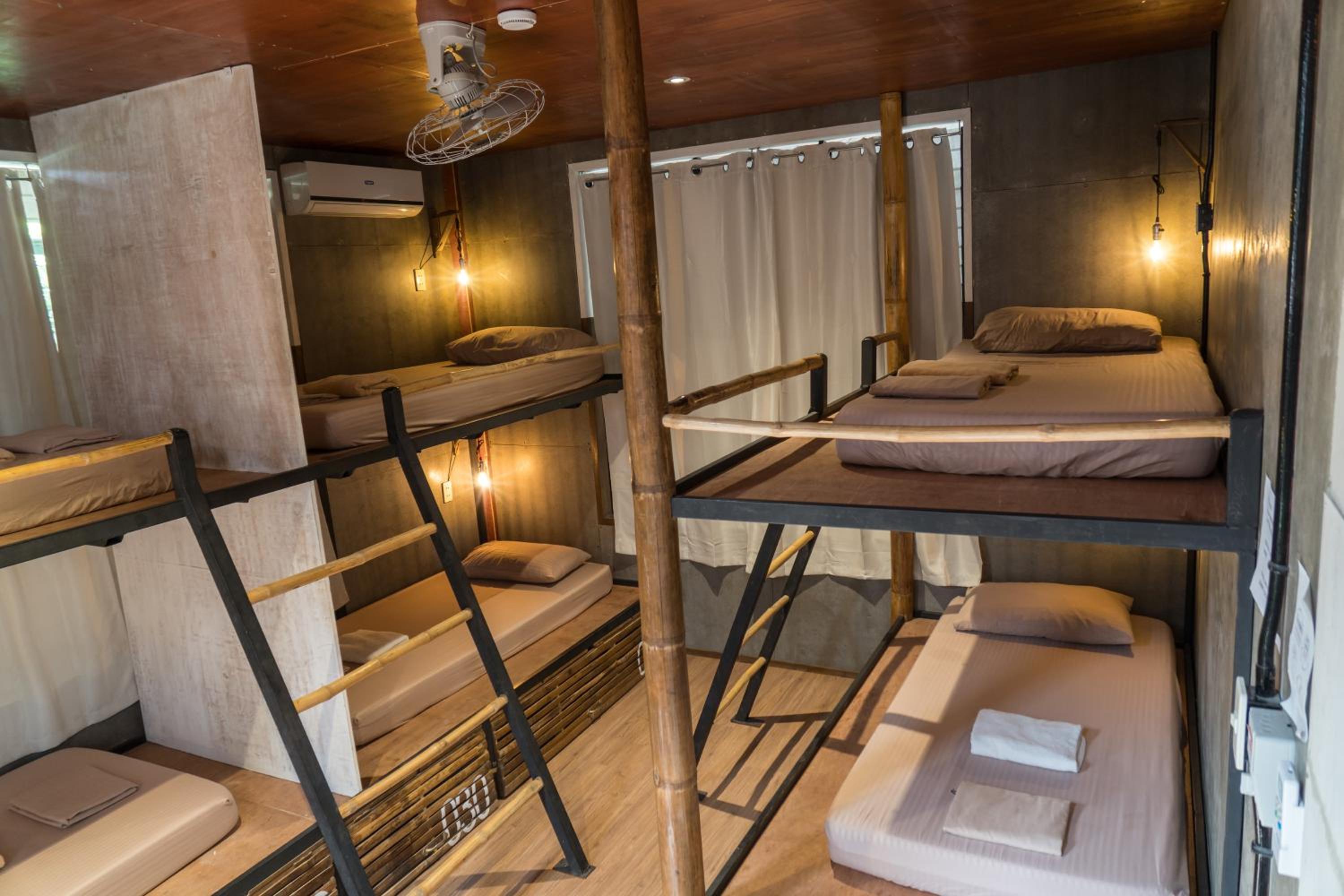 Bed in 6-Bed Mixed Dormitory Room photo 1